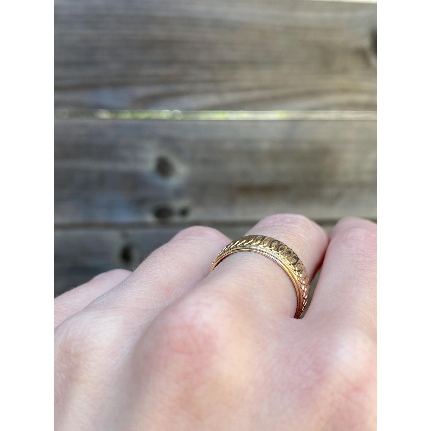 Vintage Solid 14k Yellow Gold Pattern Ring Band - Size 6.75-7