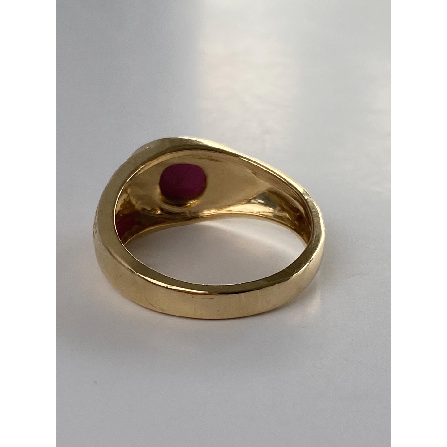 Vintage Solid 14k Yellow Gold Pink Star Sapphire Textured Ring Band - Size 9.25