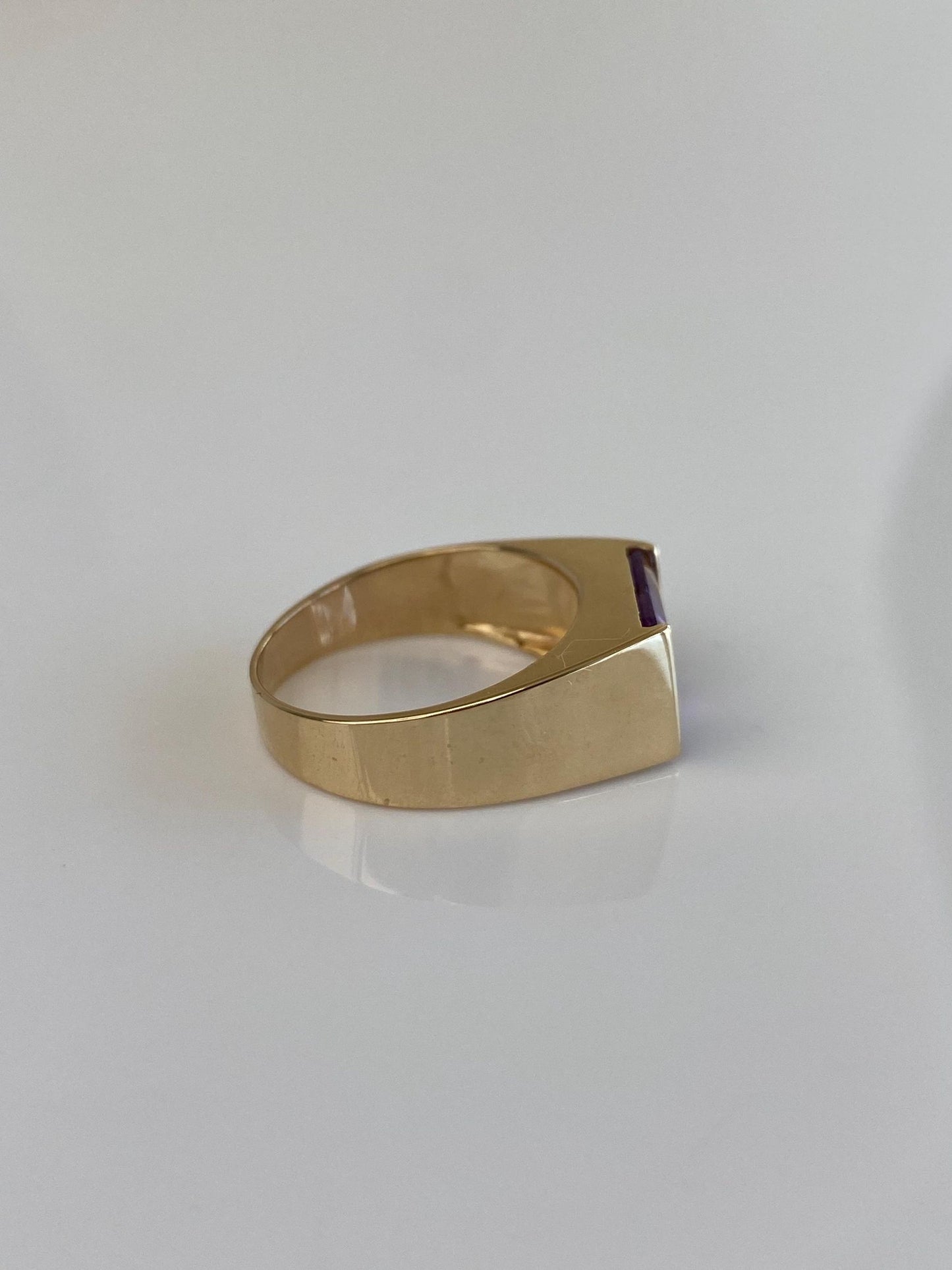 Vintage Solid 14k Yellow Gold Amethyst Signet Ring - Size 5.75