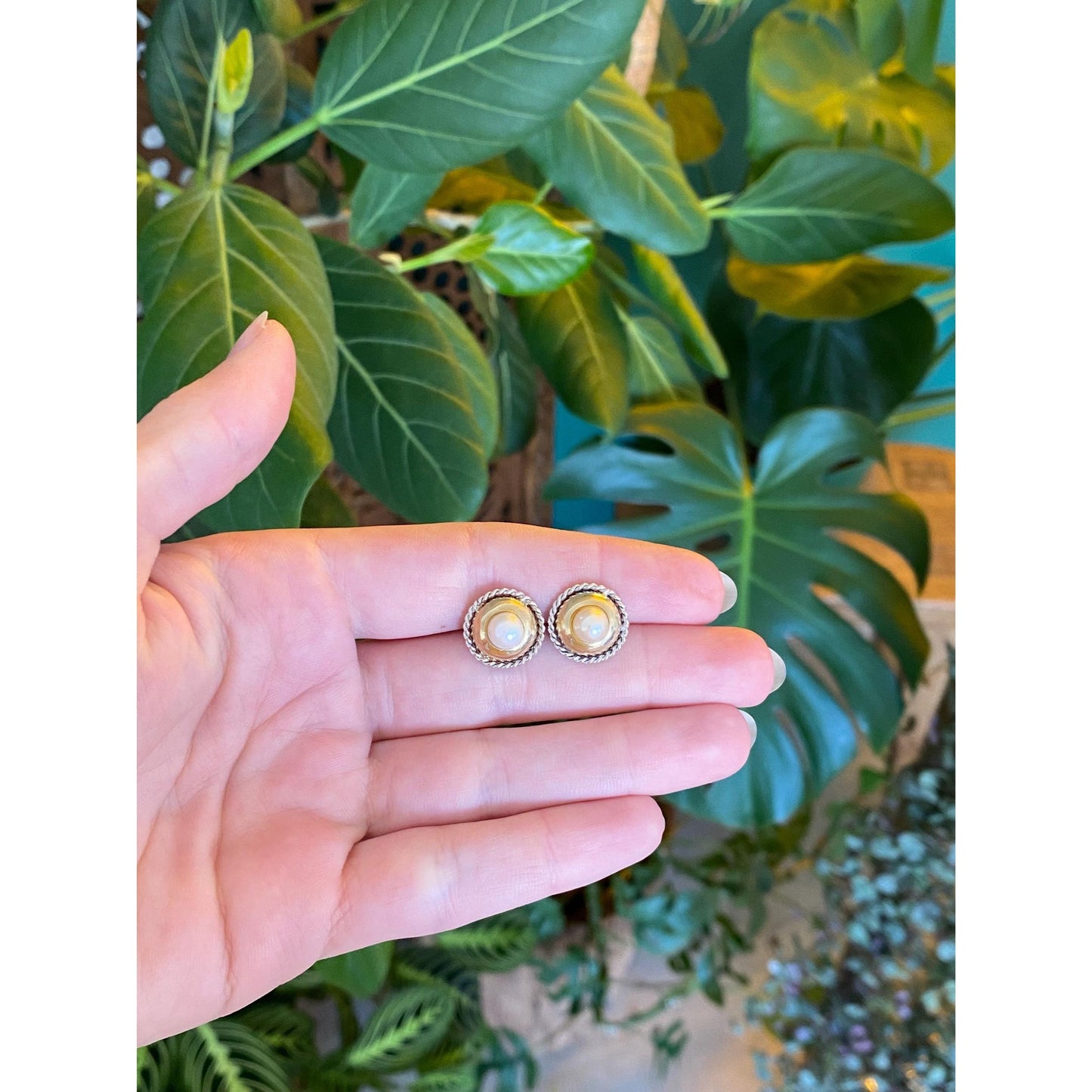 Vintage Solid 14k Yellow Gold & Sterling Silver Pearl Stud Earrings