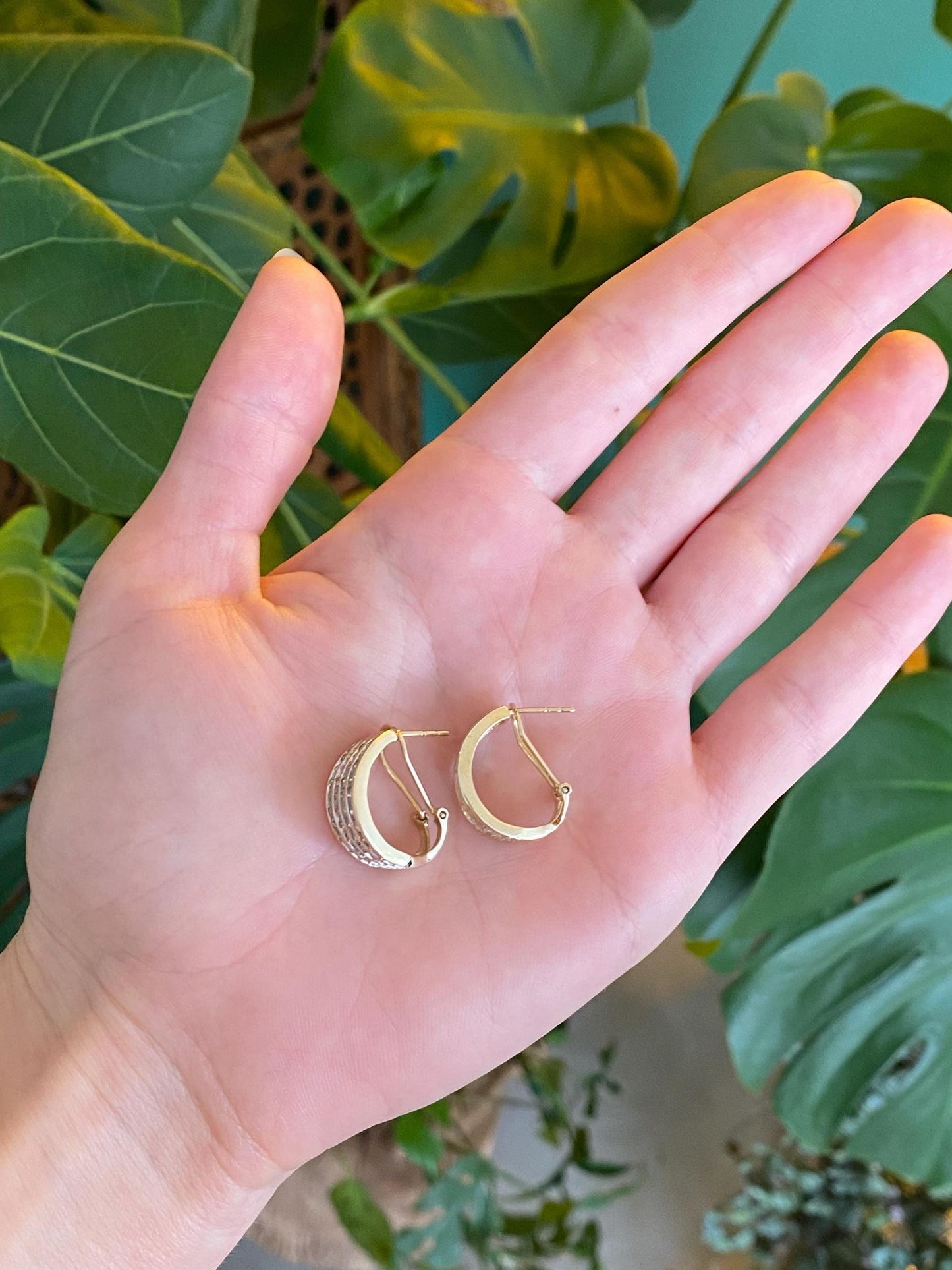 Vintage Solid 10k Yellow Gold Diamond Drop Earrings