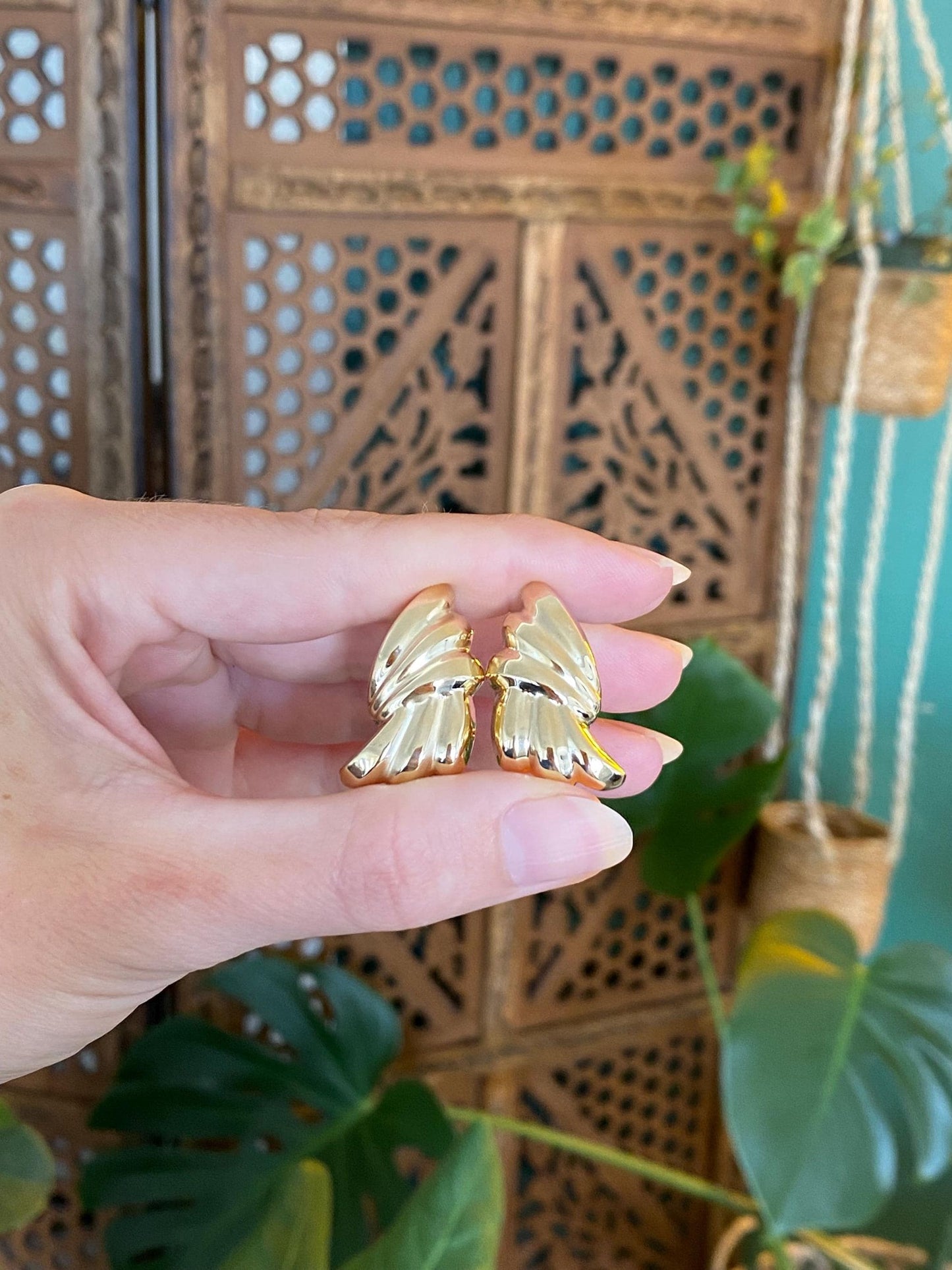 Vintage 14k Yellow Gold Designed Drop Earrings