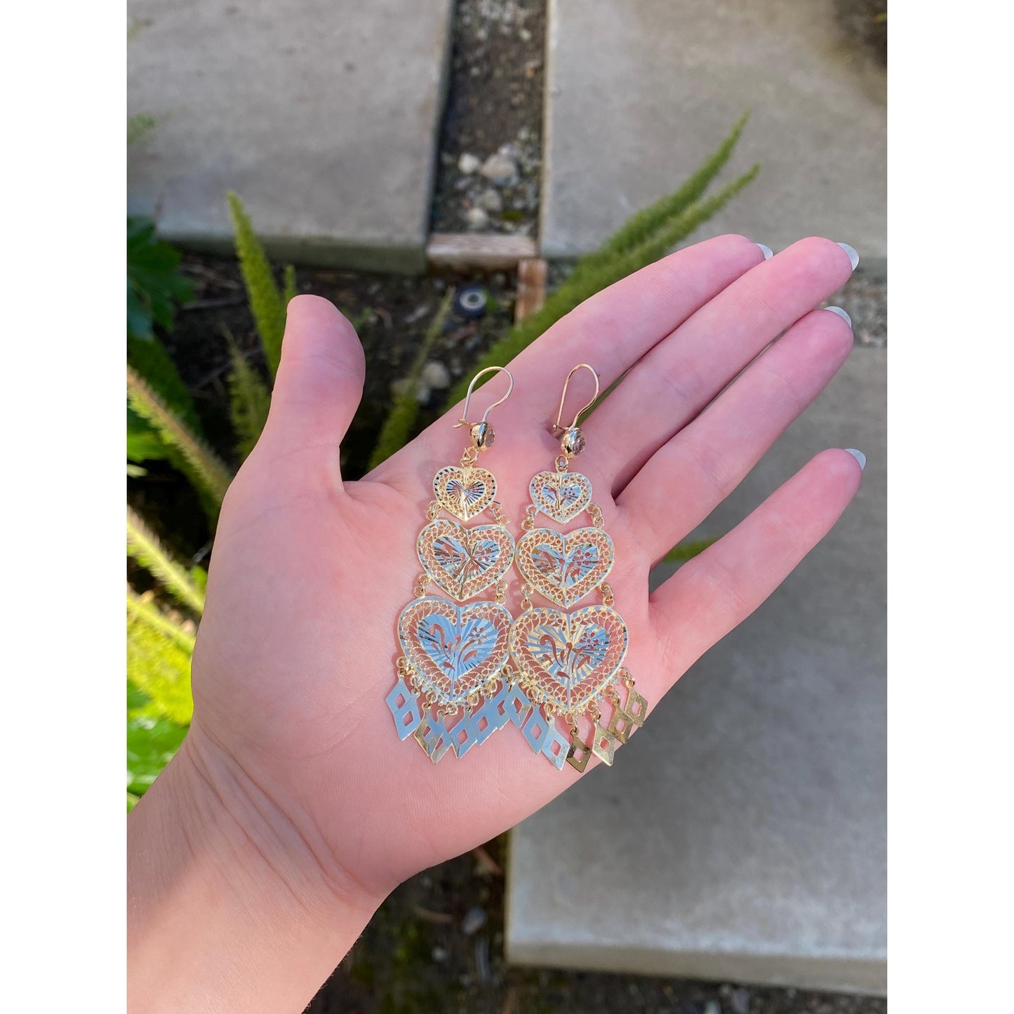 Vintage Solid 14k Yellow Gold Cubic Zirconia Filigree Heart Fringe Dangle Earrings