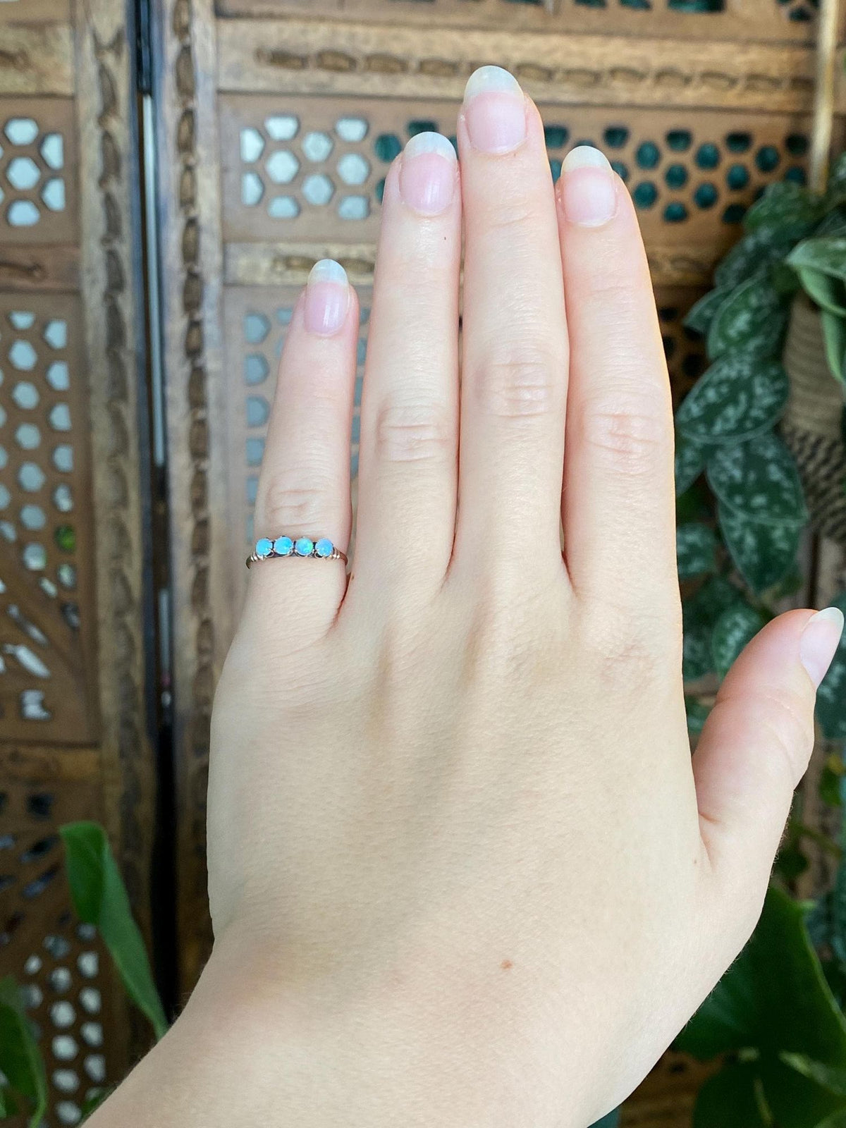 Vintage Solid 8k Yellow Gold Opal Row Ring - Size 5