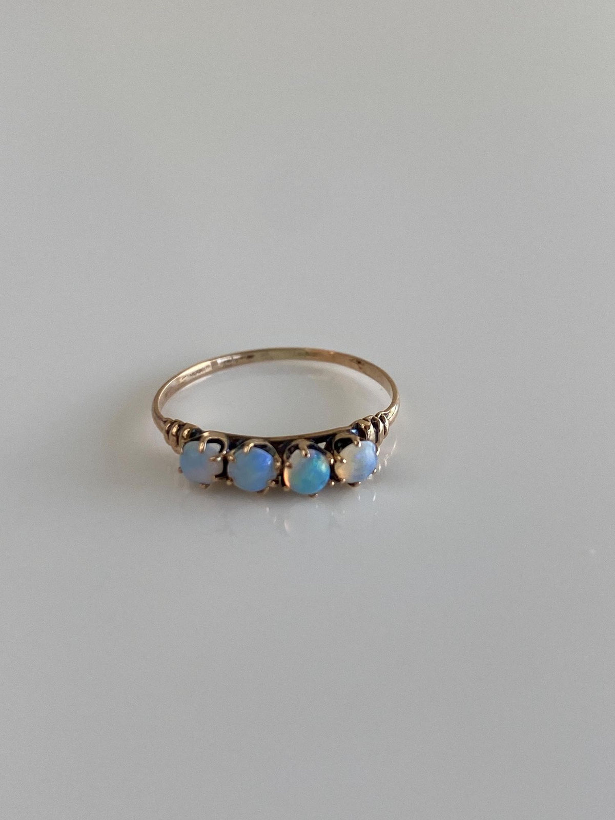 Vintage Solid 8k Yellow Gold Opal Row Ring - Size 5