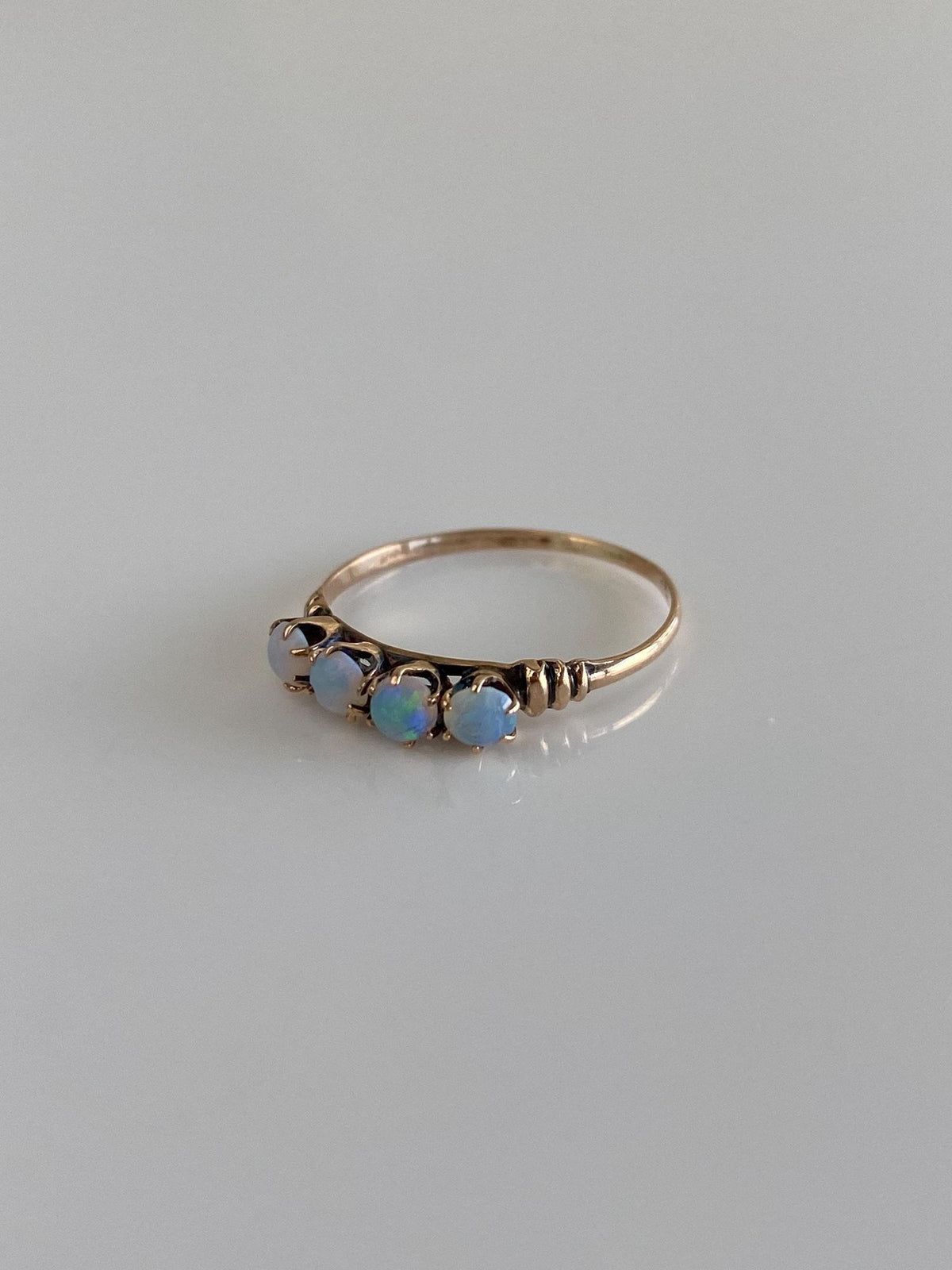Vintage Solid 8k Yellow Gold Opal Row Ring - Size 5