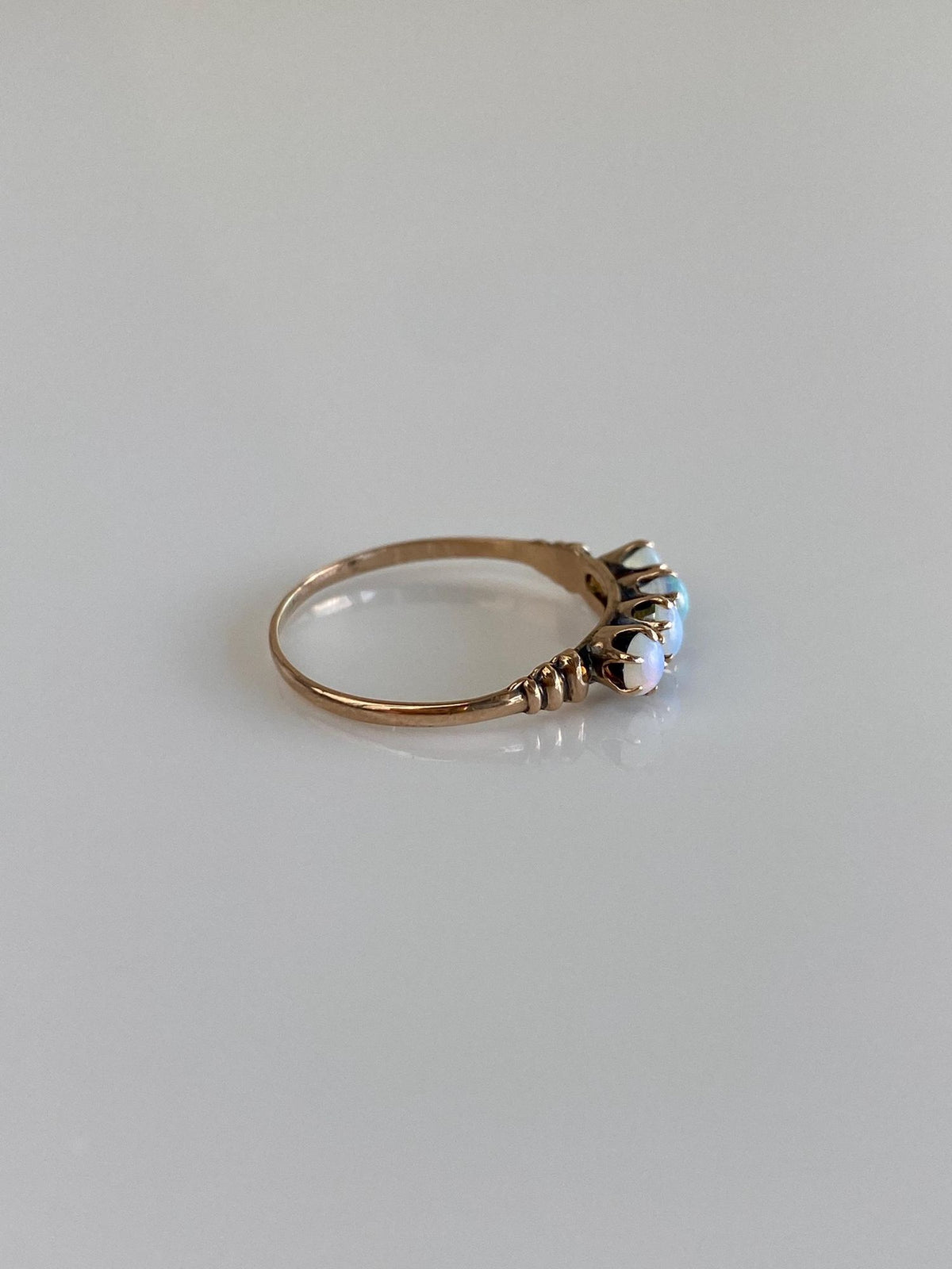 Vintage Solid 8k Yellow Gold Opal Row Ring - Size 5