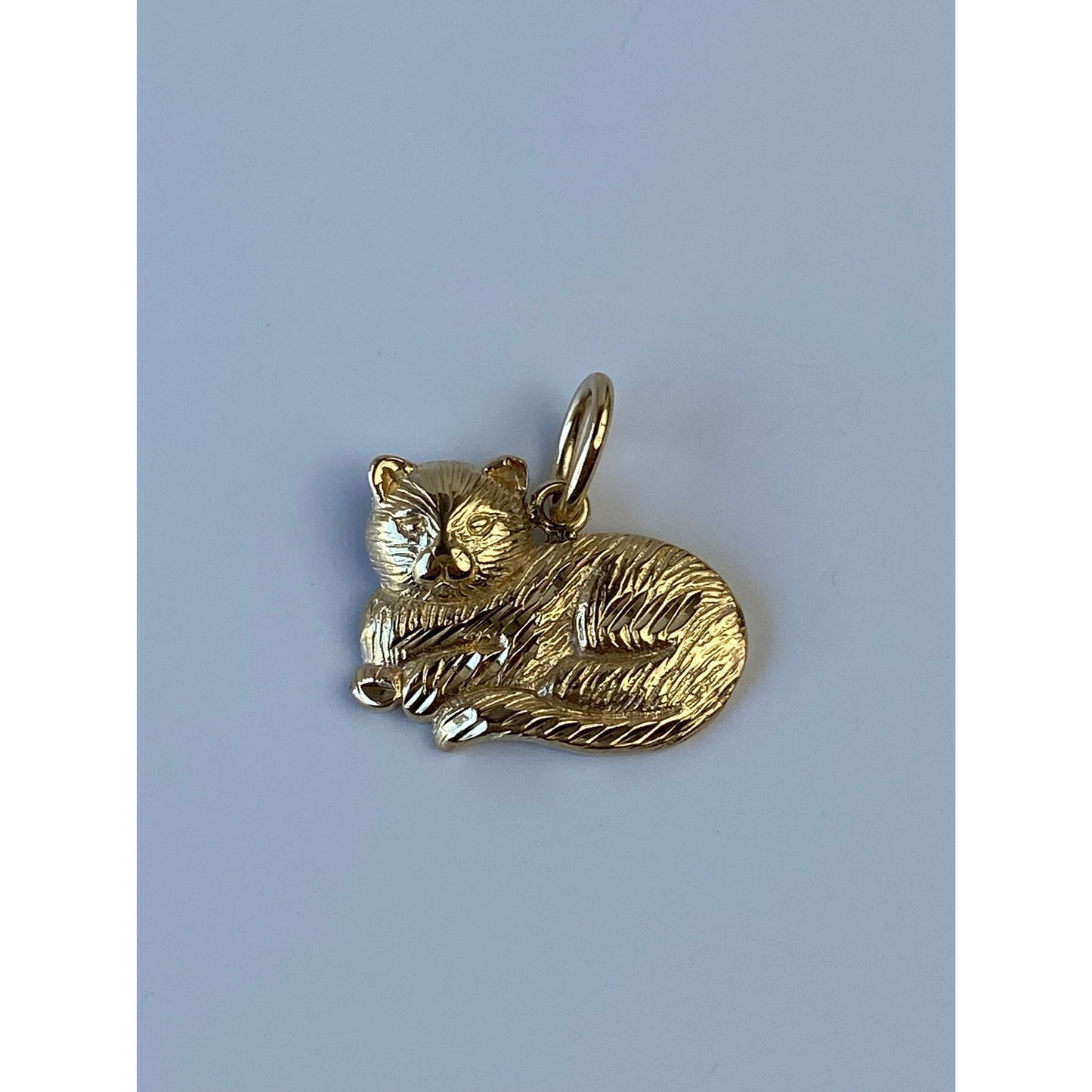 Vintage Solid 14k Yellow Gold Diamond Cut Laying Cat Charm