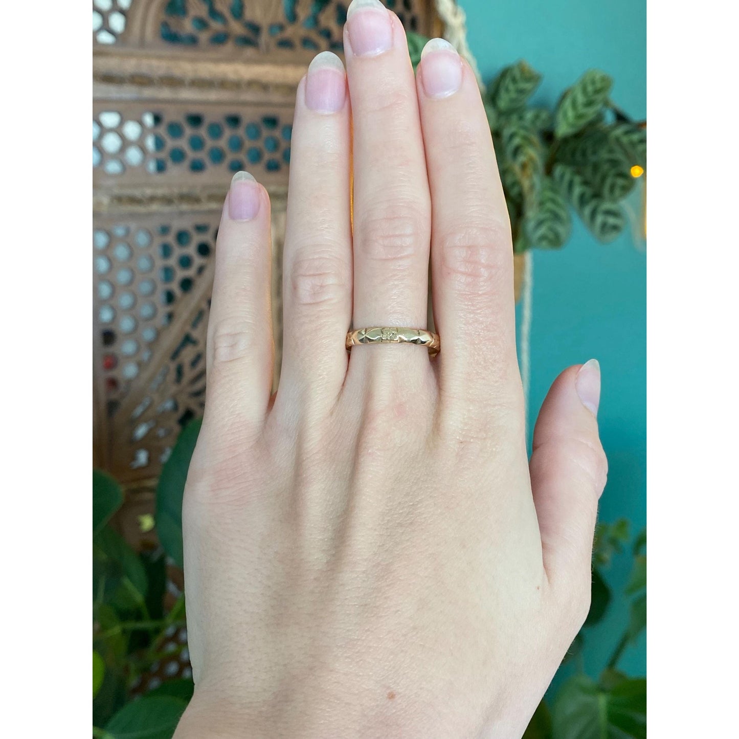 Vintage Solid 14k Yellow Gold Designed Ring Band - Size 10.5