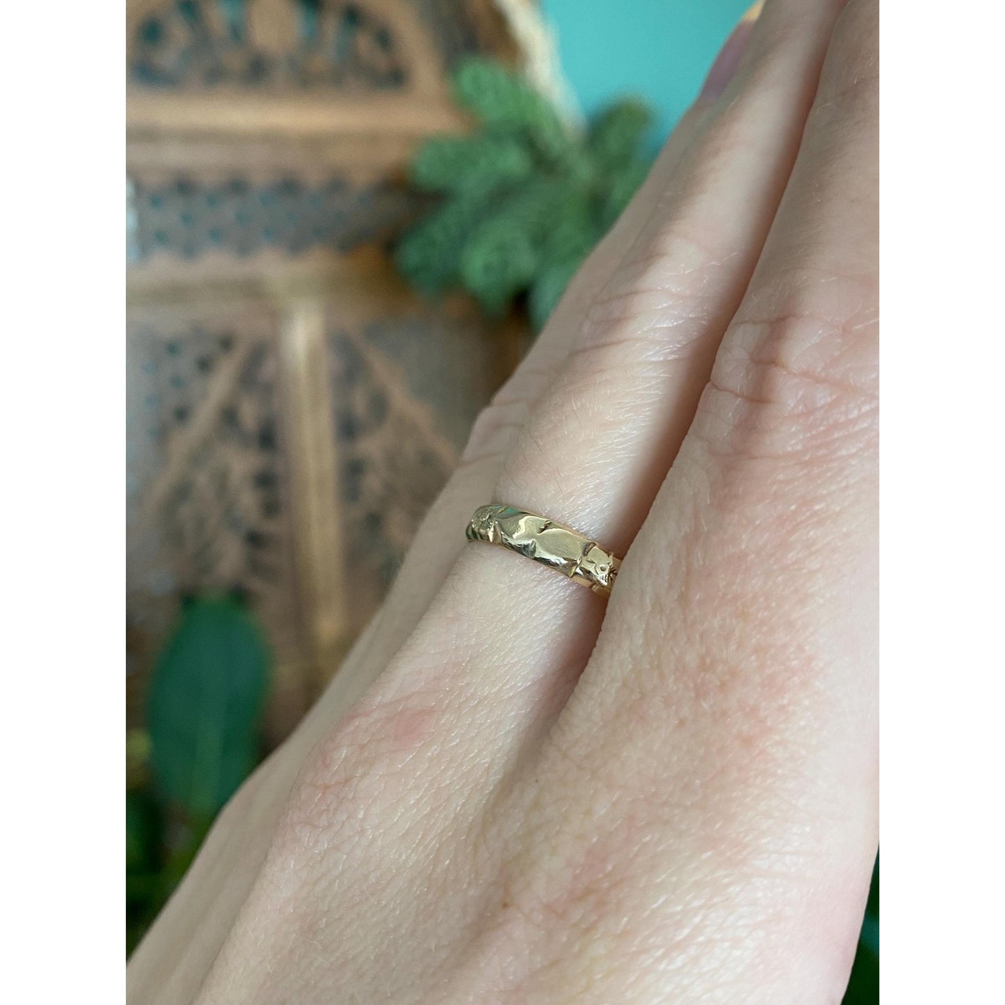 Vintage Solid 14k Yellow Gold Designed Ring Band - Size 10.5