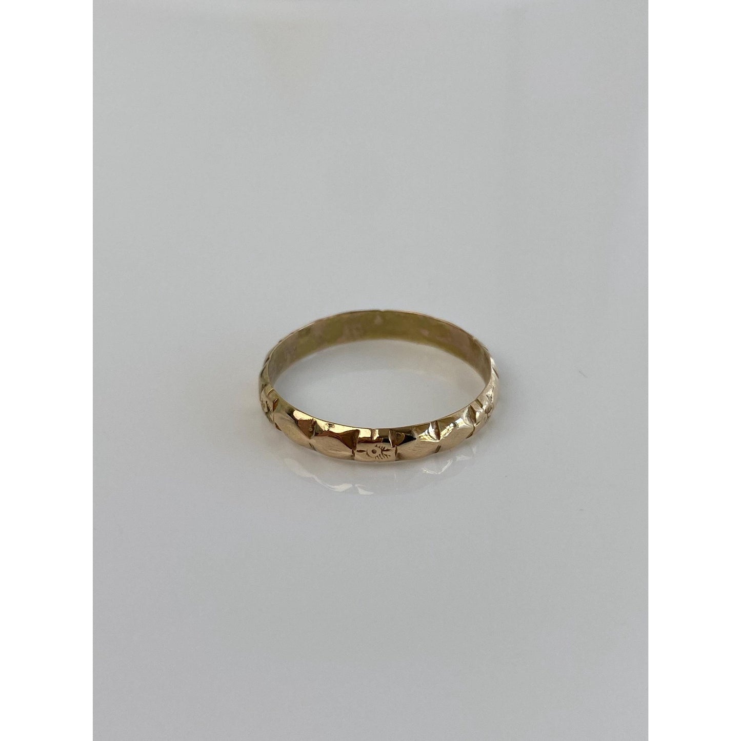 Vintage Solid 14k Yellow Gold Designed Ring Band - Size 10.5