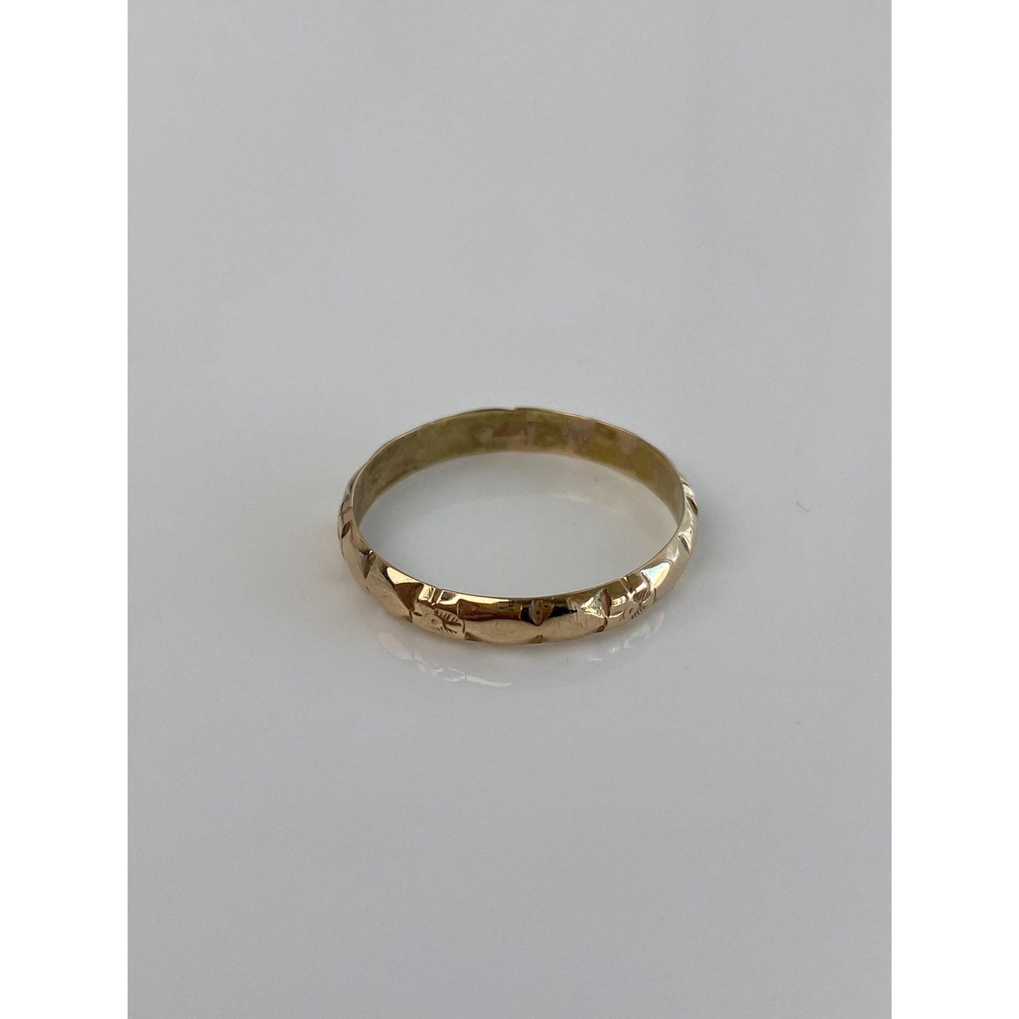 Vintage Solid 14k Yellow Gold Designed Ring Band - Size 10.5