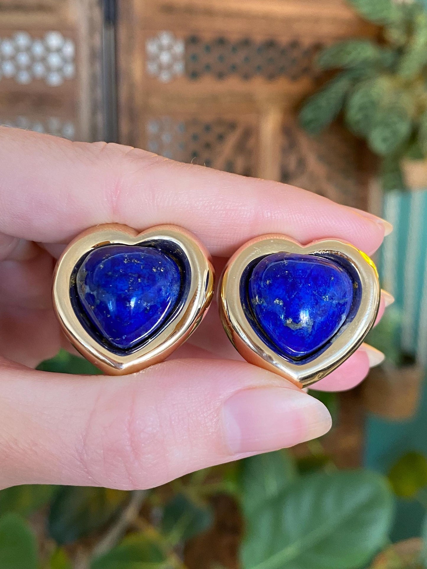 Vintage 14k Yellow Gold Blue Lapis Heart Stud Earrings