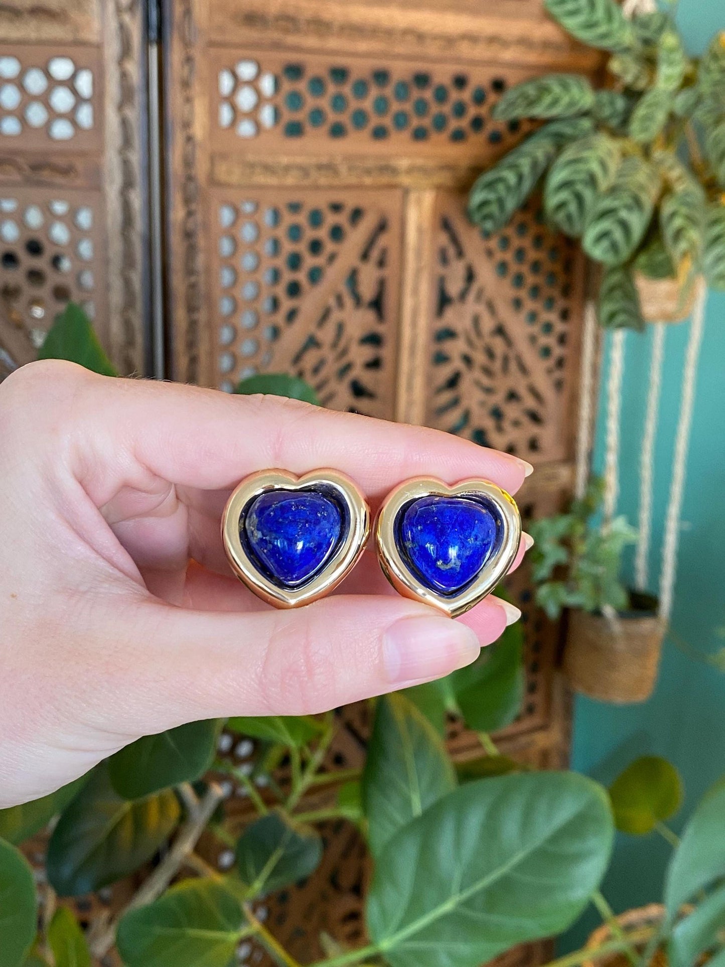 Vintage 14k Yellow Gold Blue Lapis Heart Stud Earrings