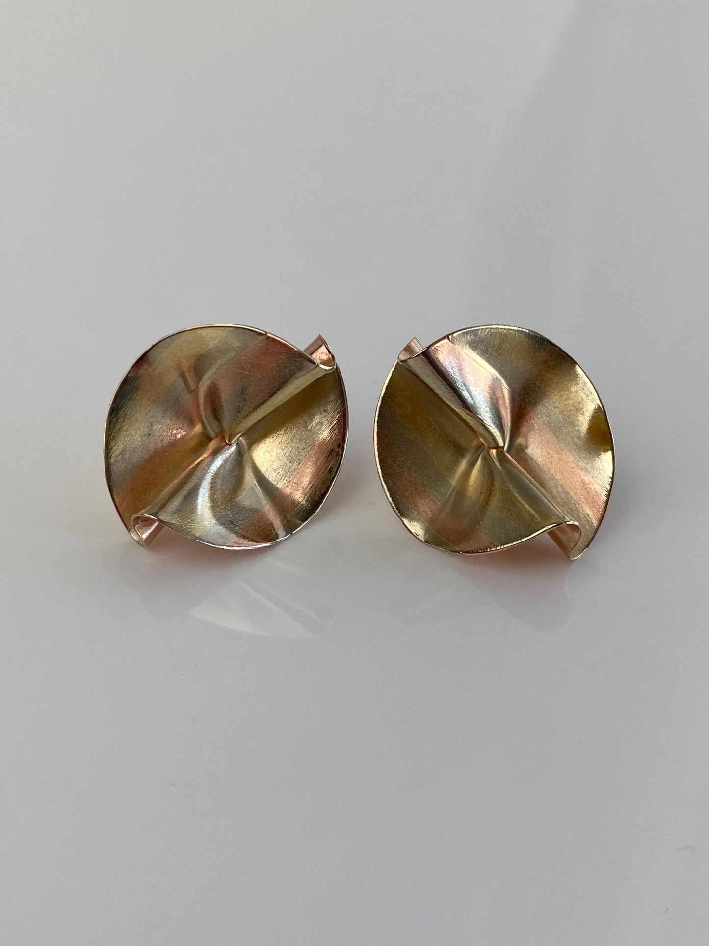 Vintage Solid 14k Tri Tone Gold Twisted Circle Stud Earrings