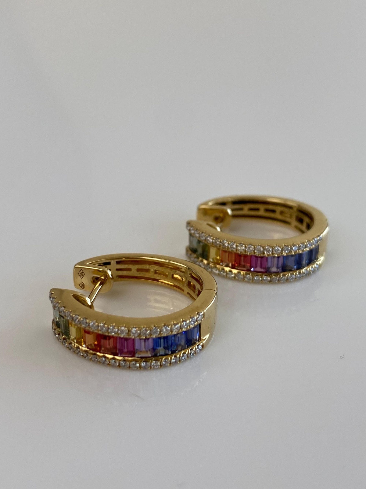 Vintage Solid 18k Yellow Gold Diamonds Rainbow Sapphire Hoop Earrings