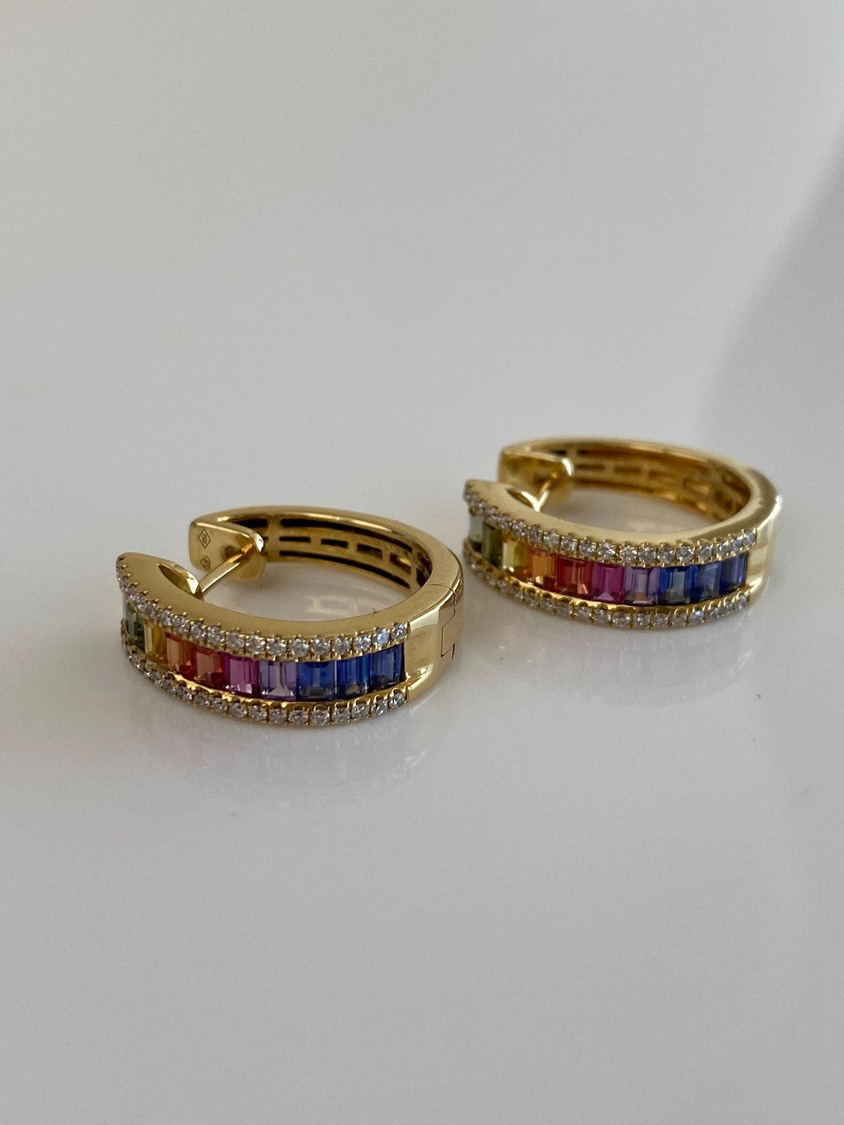 Vintage Solid 18k Yellow Gold Diamonds Rainbow Sapphire Hoop Earrings