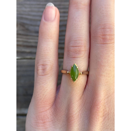 Vintage Solid 14k Yellow Gold Nephrite Ring - Size 4.75