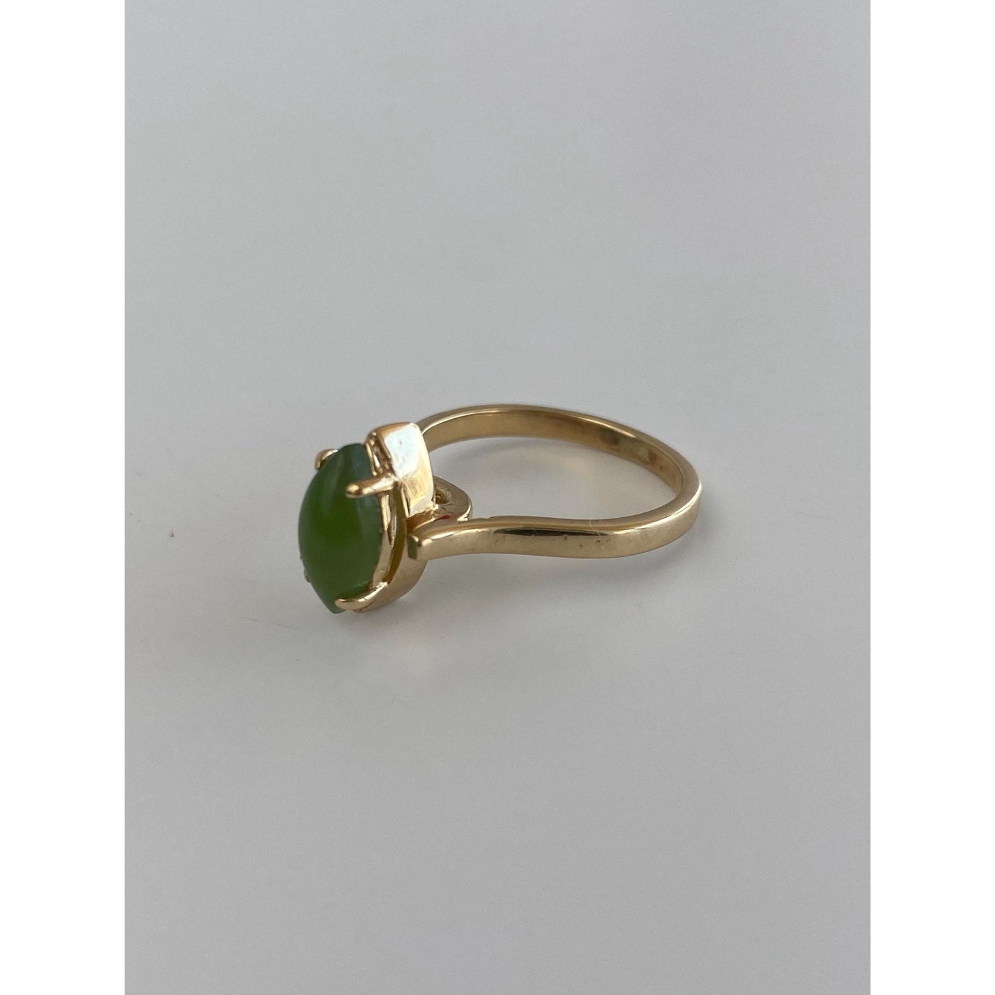 Vintage Solid 14k Yellow Gold Nephrite Ring - Size 4.75