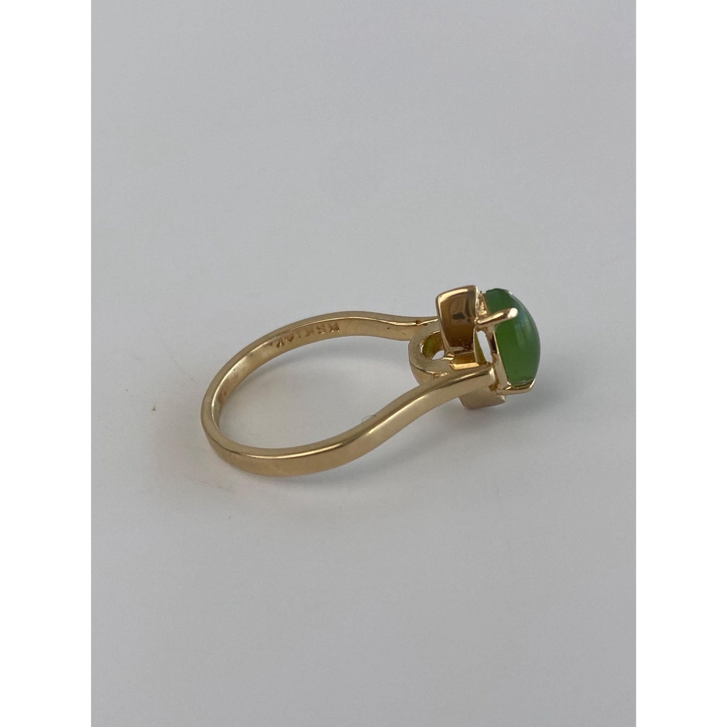 Vintage Solid 14k Yellow Gold Nephrite Ring - Size 4.75