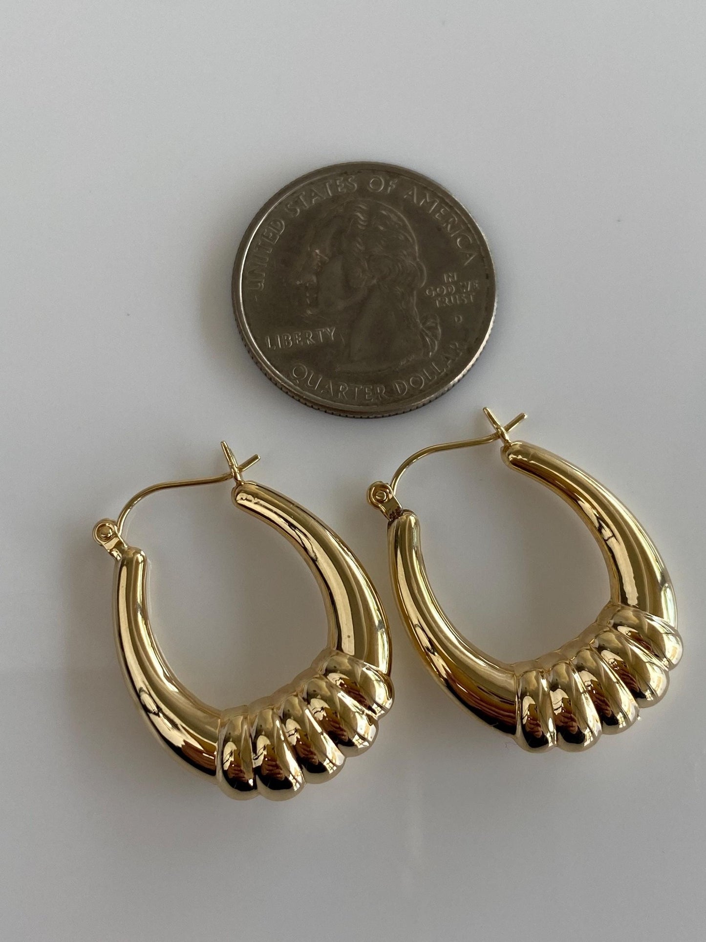 Vintage 14k Yellow Gold Scalloped Design Hoop Earrings