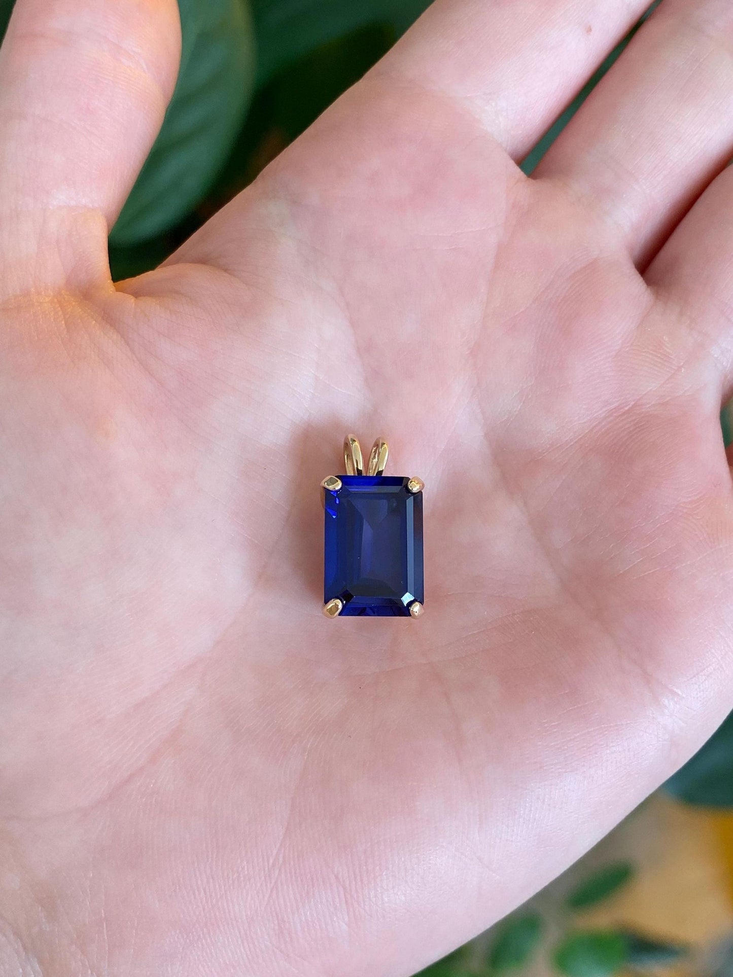 Vintage Solid 14k Yellow Gold Blue Sapphire Charm