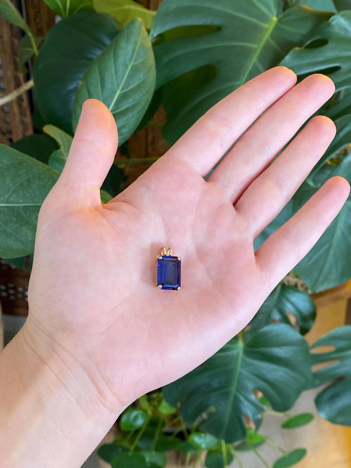 Vintage Solid 14k Yellow Gold Blue Sapphire Charm