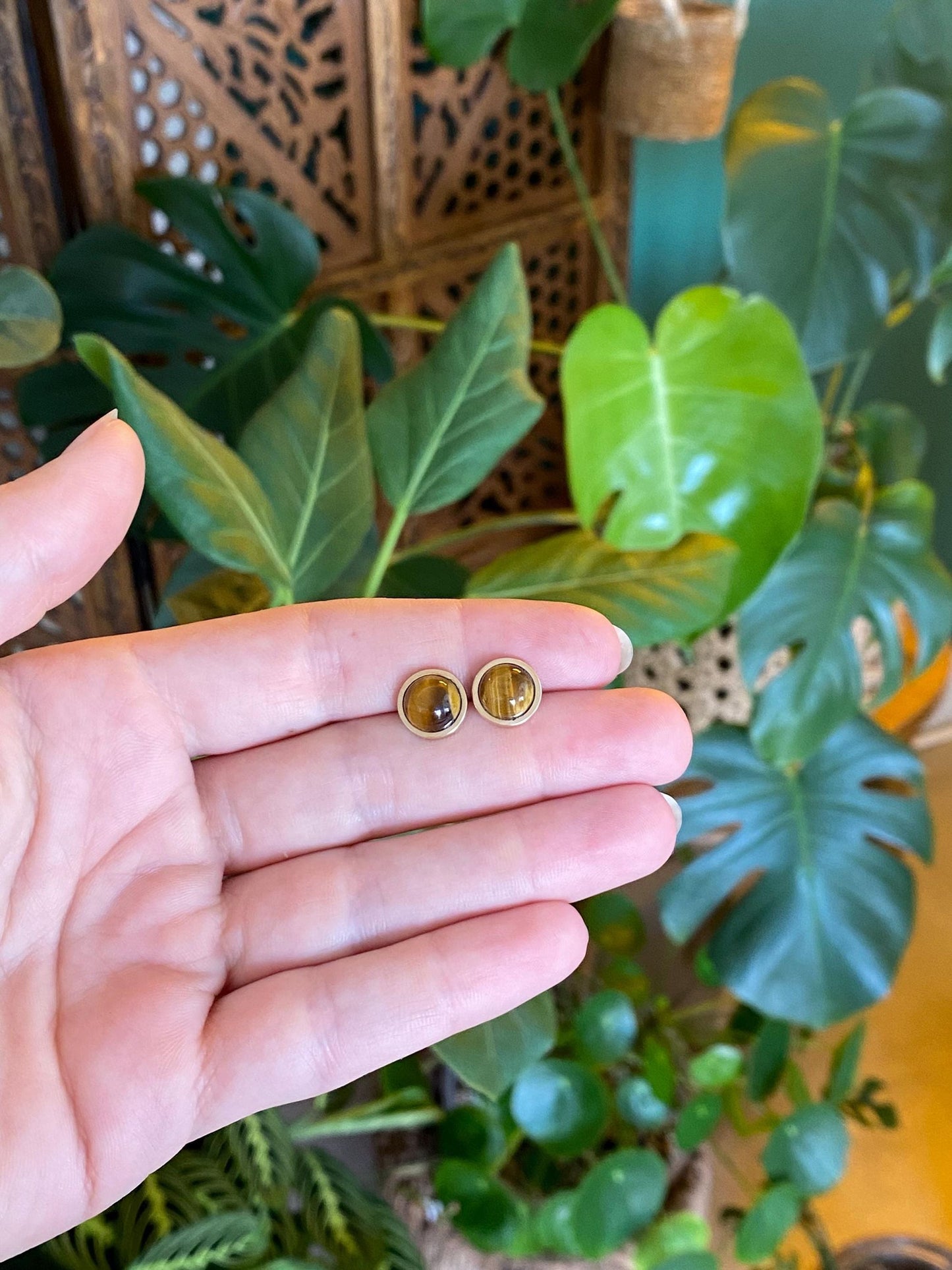 Vintage Solid 14k Yellow Gold Tigers Eye Stud Earrings