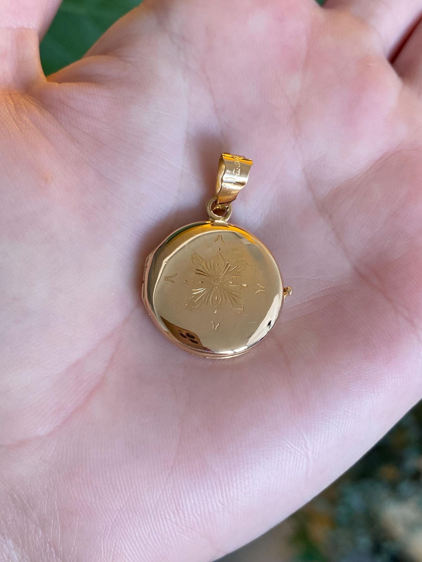 Vintage Solid 14k Yellow Gold Engraved Floral Locket Charm