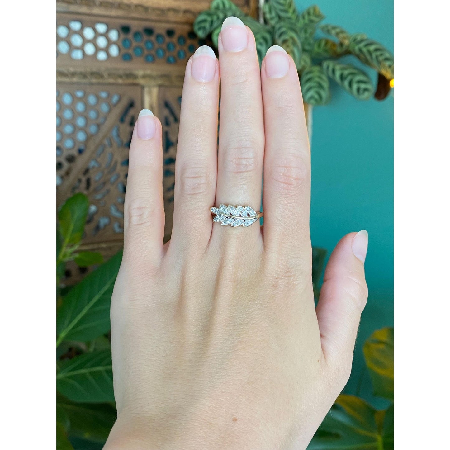 Vintage Solid 14k White & Yellow Gold Cubic Zirconia Wheat Ring - Size 6.75