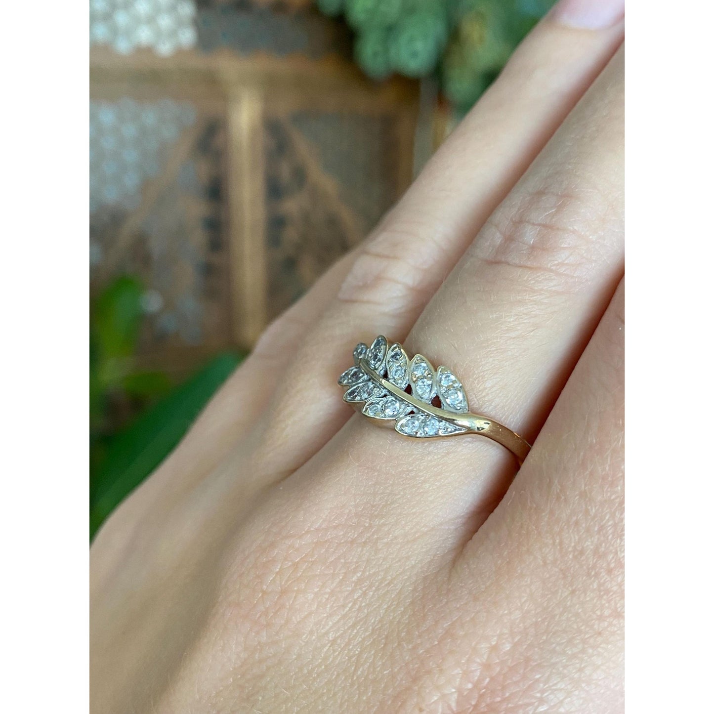 Vintage Solid 14k White & Yellow Gold Cubic Zirconia Wheat Ring - Size 6.75