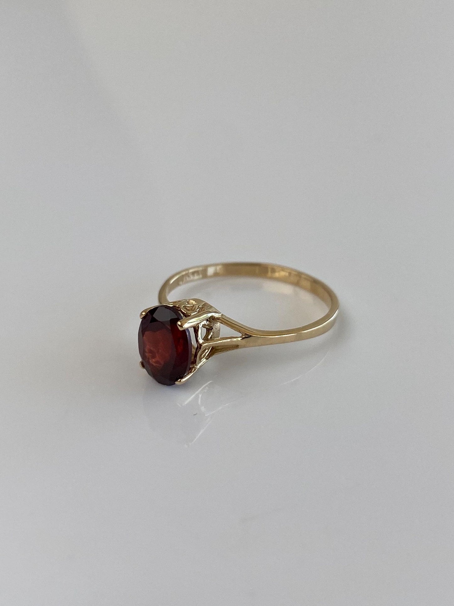 Vintage Solid 10k Yellow Gold Garnet Ring - Size 7.75