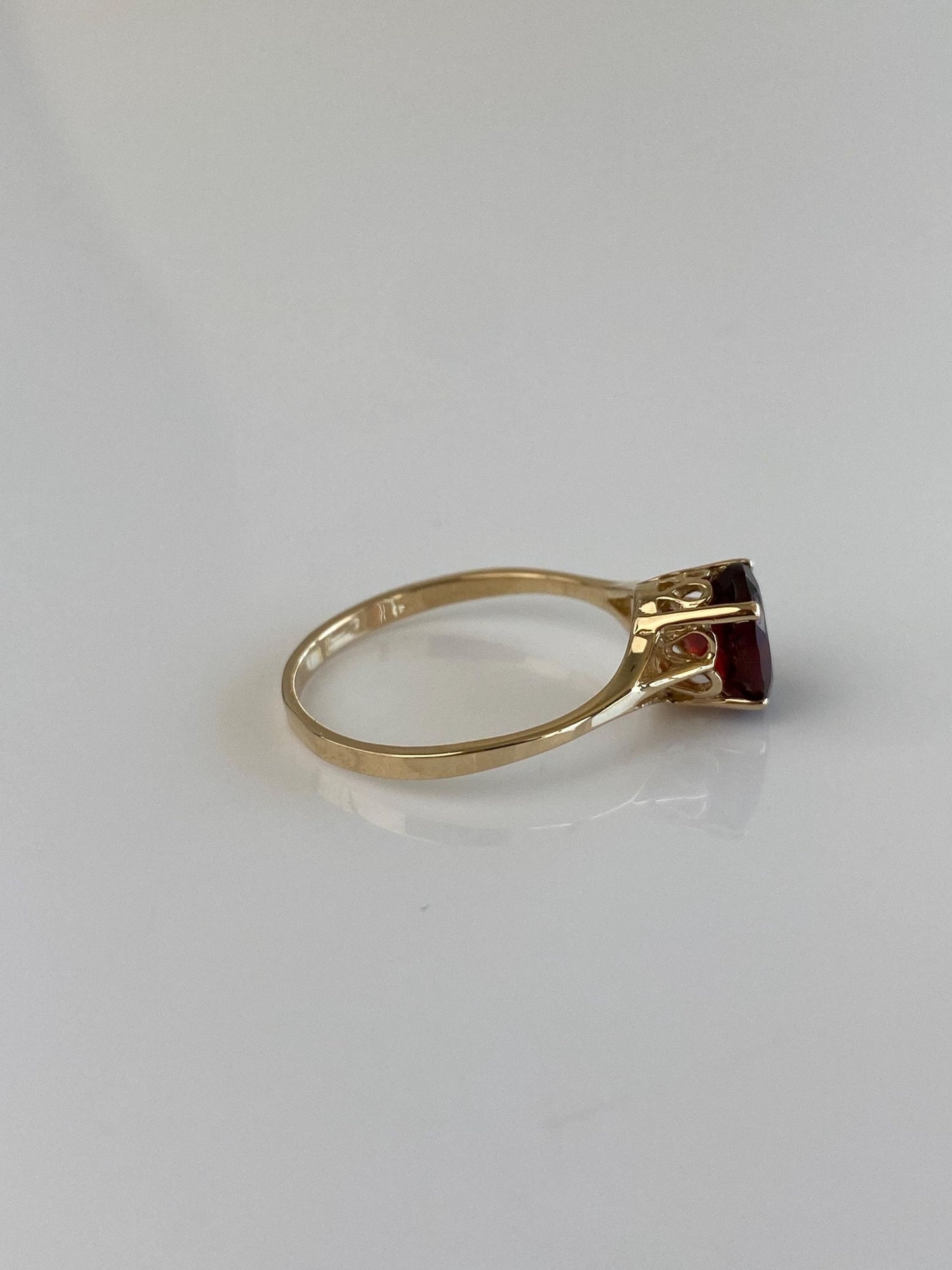 Vintage Solid 10k Yellow Gold Garnet Ring - Size 7.75