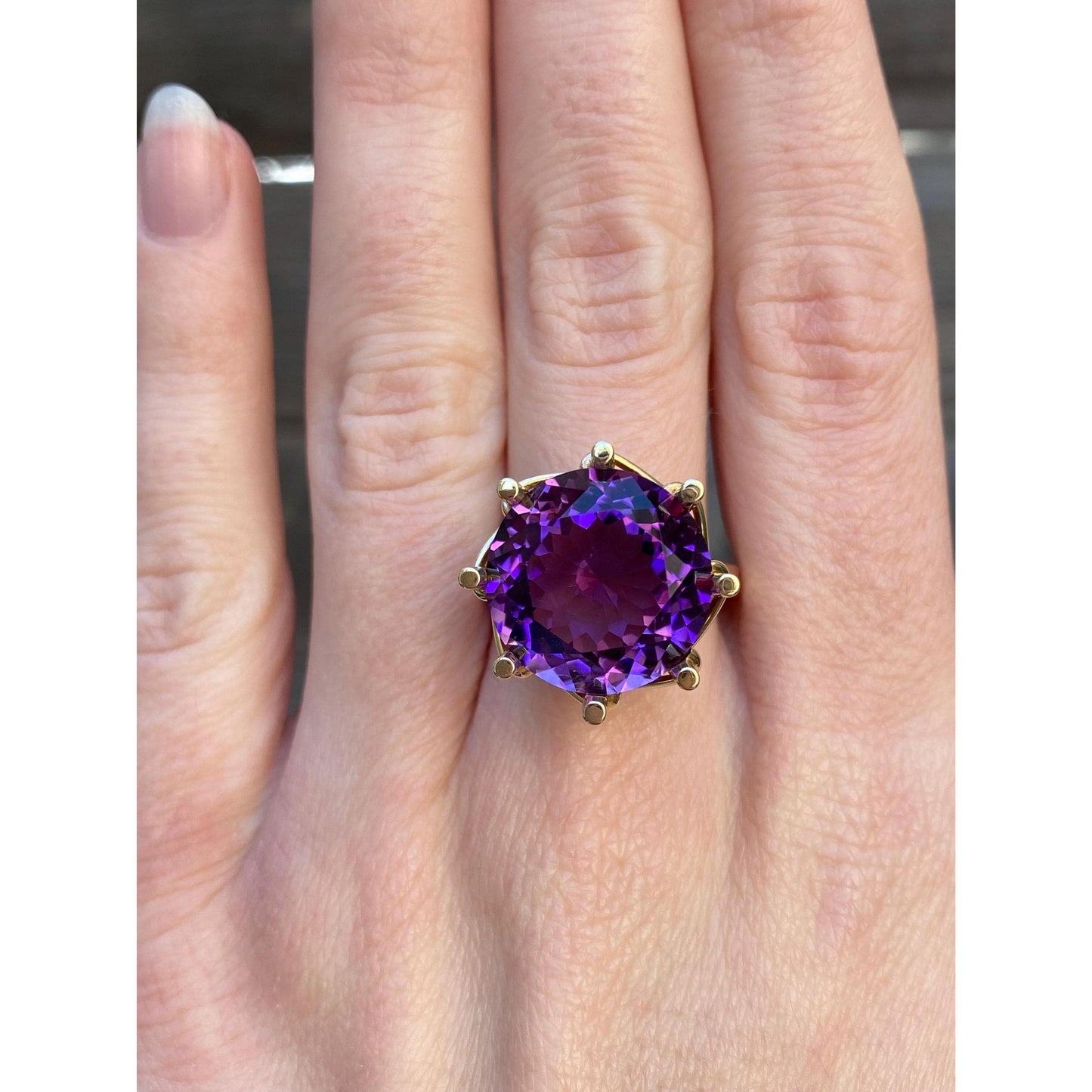 Vintage Solid 14k Yellow Gold Large Amethyst Cocktail Ring - Size 8-8.25