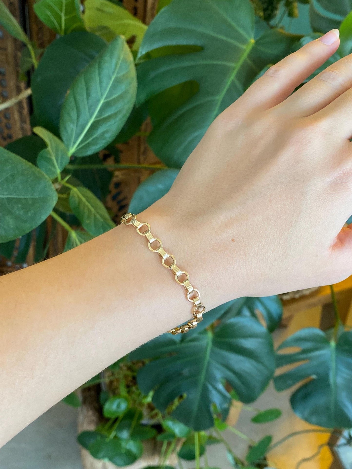 Vintage Solid 14k Yellow Gold Circle Lined Link Bracelet - 7 inches