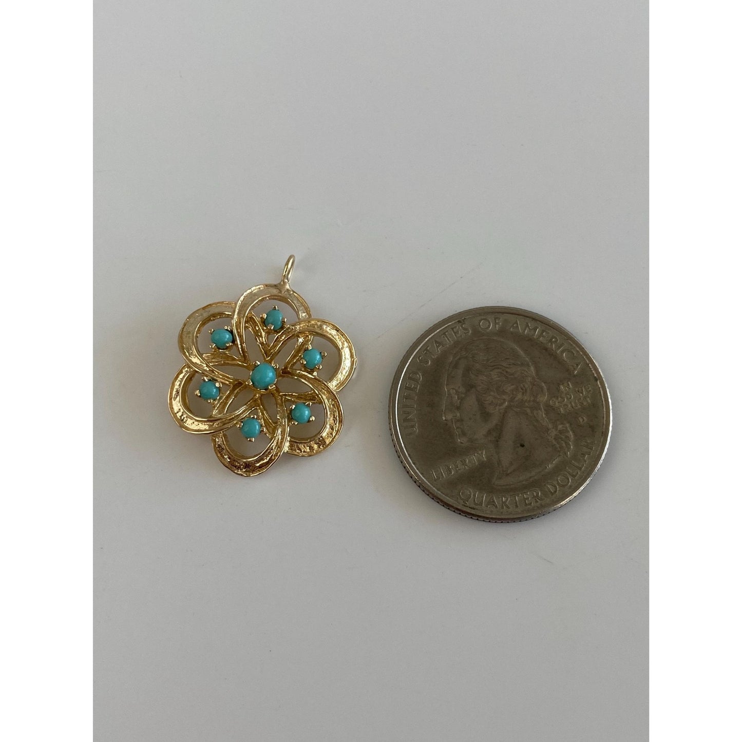 Vintage Solid 14k Yellow Gold Turquoise Knot Charm