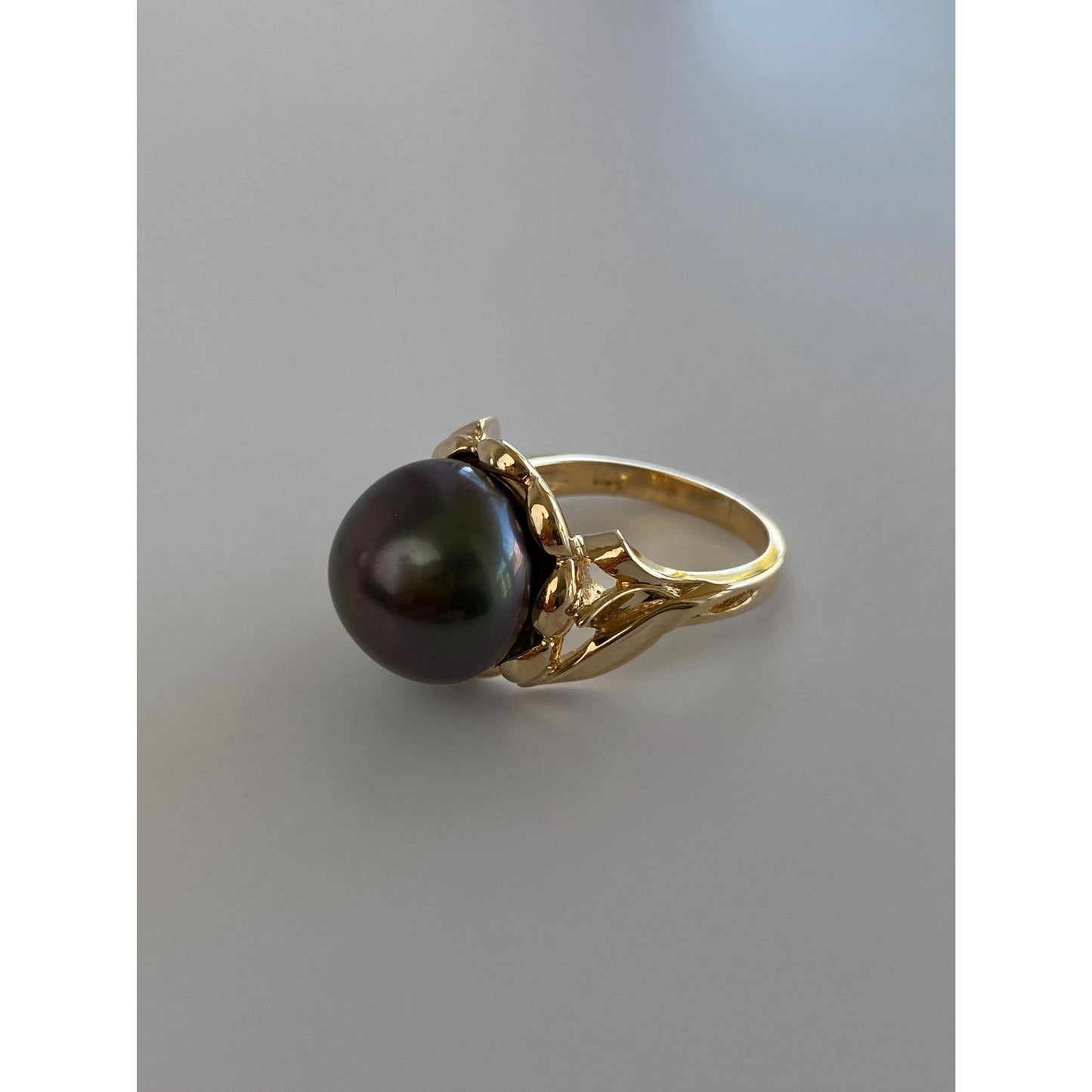 Vintage Solid 14k Yellow Gold Mabe Pearl Ring - Size 6