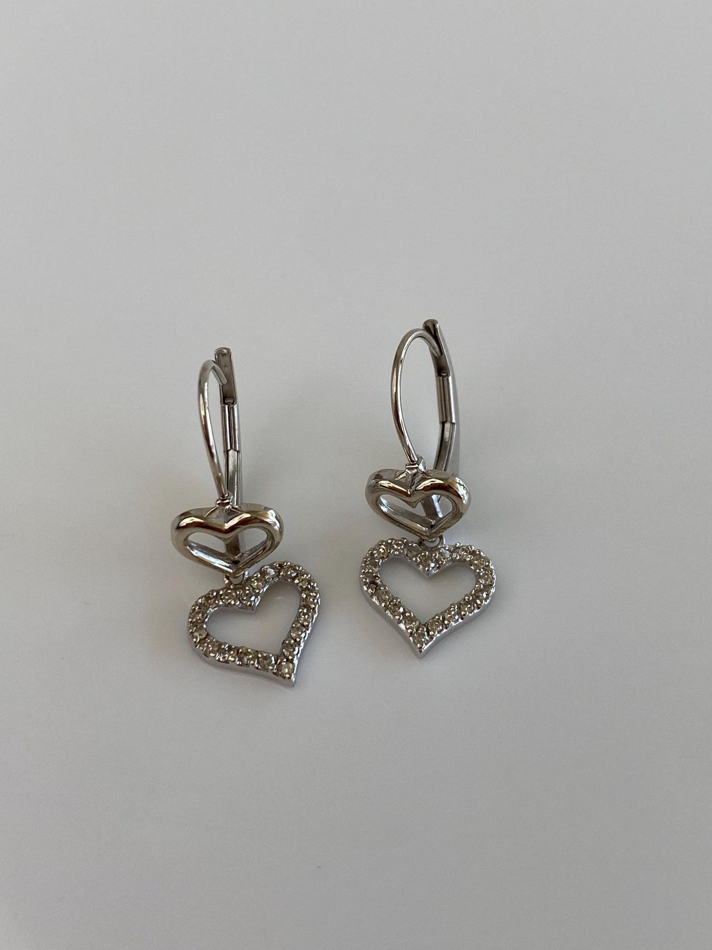 Vintage Solid 14k White Gold Clear Sapphire Heart Dangle Earrings