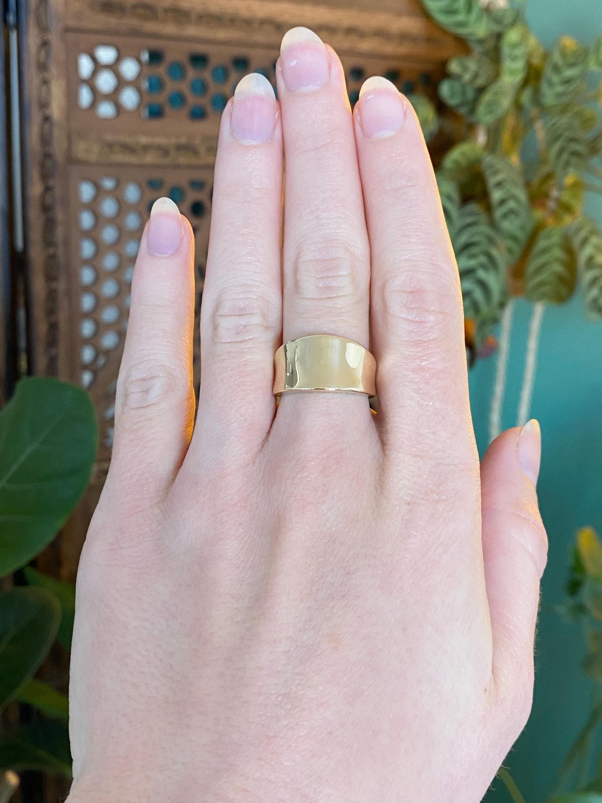 Vintage Solid 10k Yellow Gold Tapered Ring Band - Size 6.25