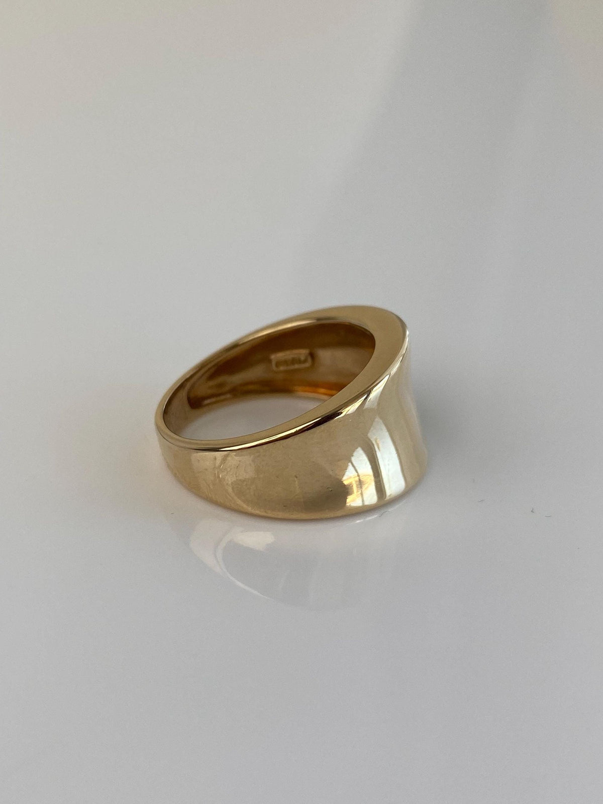 Vintage Solid 10k Yellow Gold Tapered Ring Band - Size 6.25
