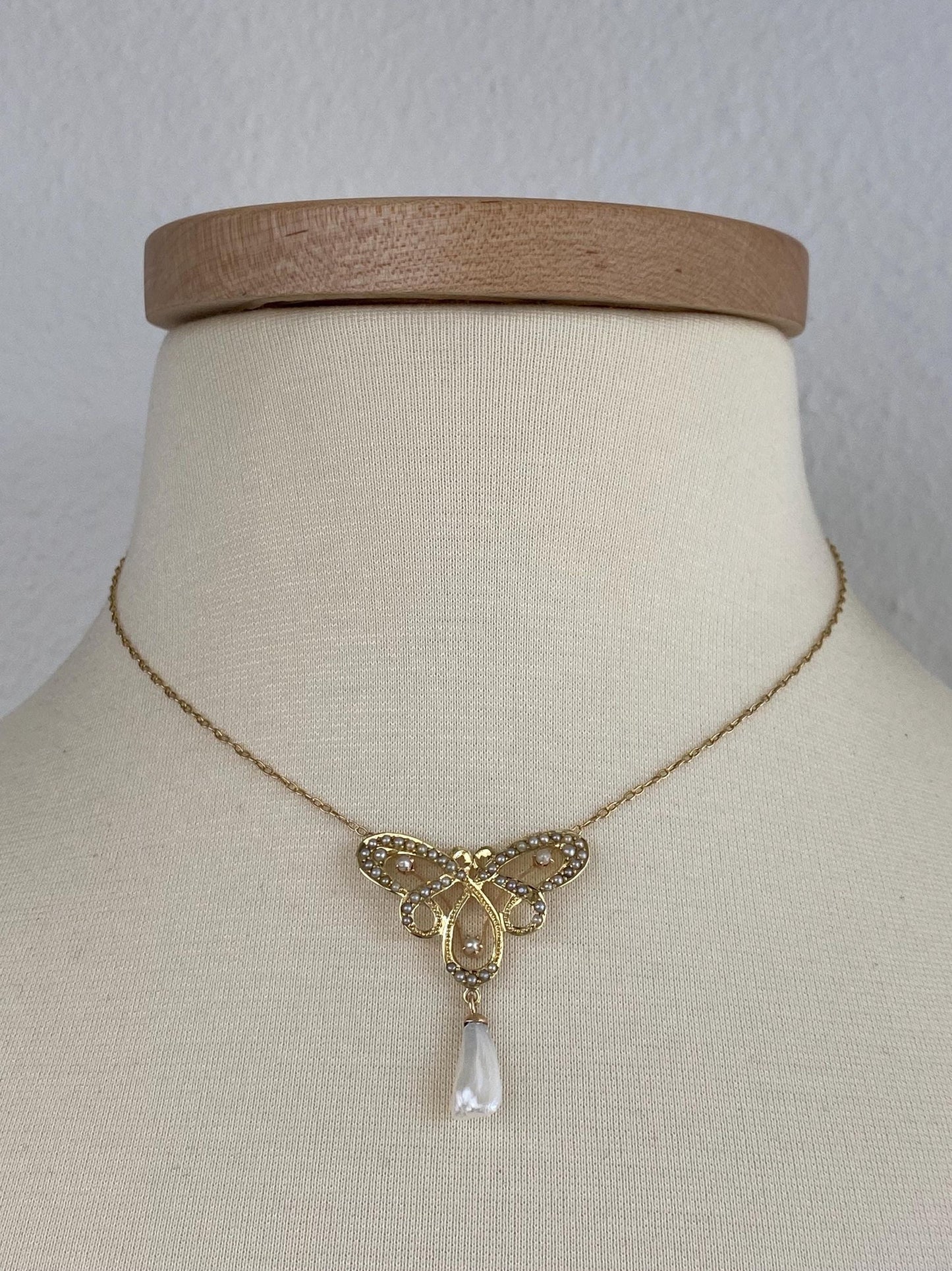 Vintage Solid 14k Yellow Gold Seed Pearls Freeform Pearl Butterfly Cable Chain Necklace - 15.75 inches