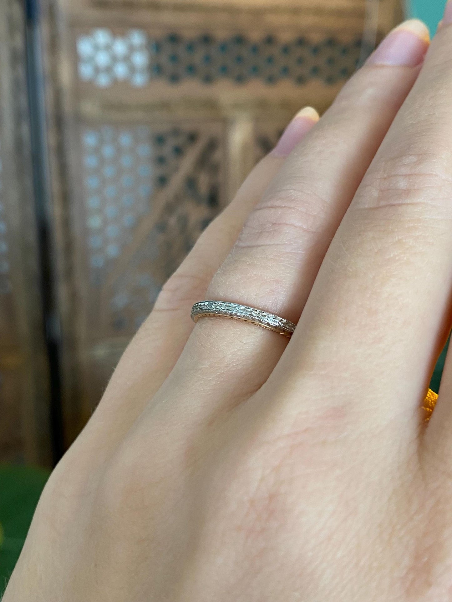 Vintage Solid 14k White & Yellow Gold Designed Ring Band - Size 5.25