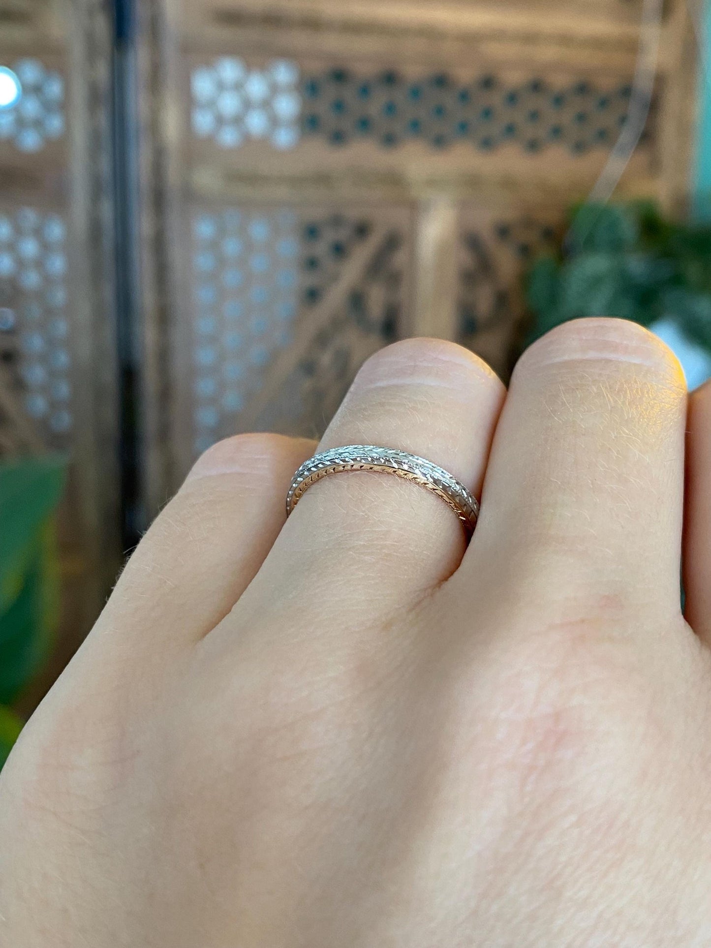 Vintage Solid 14k White & Yellow Gold Designed Ring Band - Size 5.25