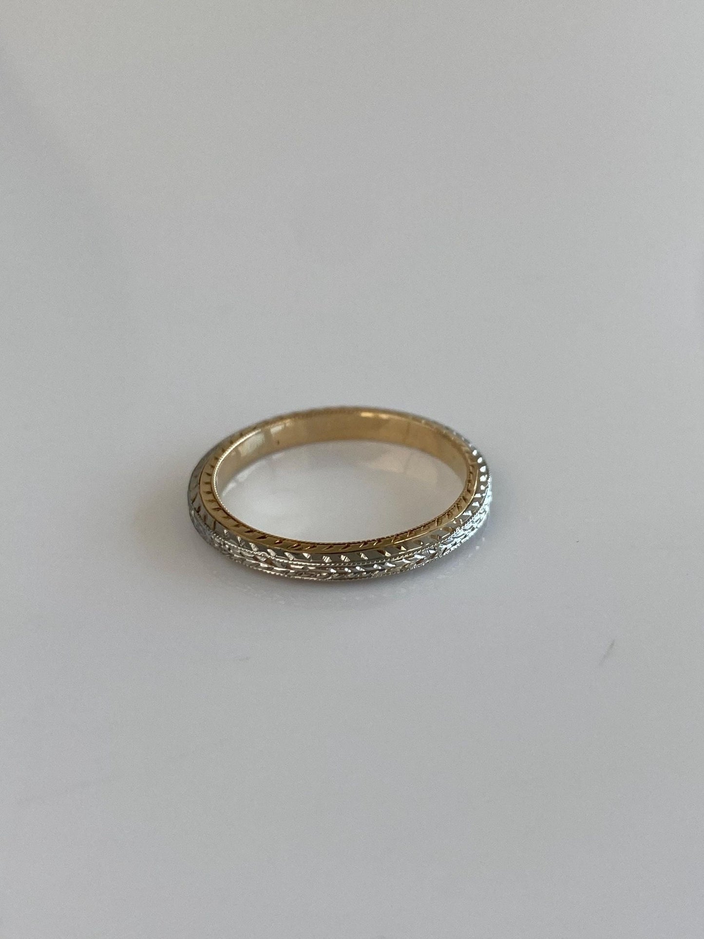 Vintage Solid 14k White & Yellow Gold Designed Ring Band - Size 5.25
