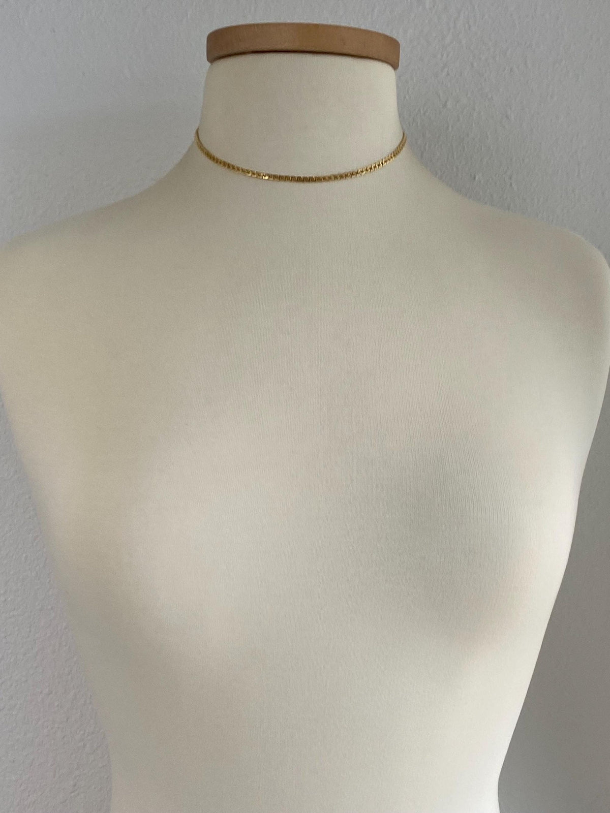 Vintage Solid 18k Yellow Gold Fancy Flat Curb Chain Necklace - 15.5 inches