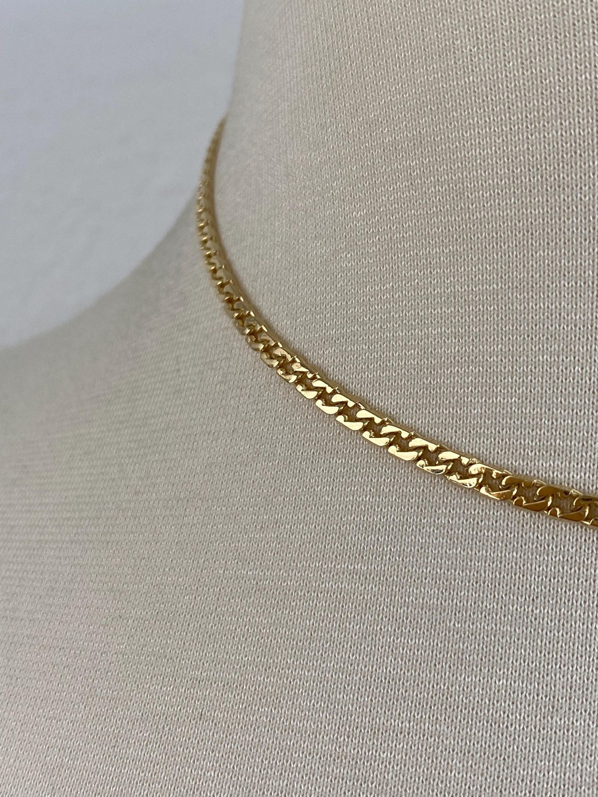 Vintage Solid 18k Yellow Gold Fancy Flat Curb Chain Necklace - 15.5 inches