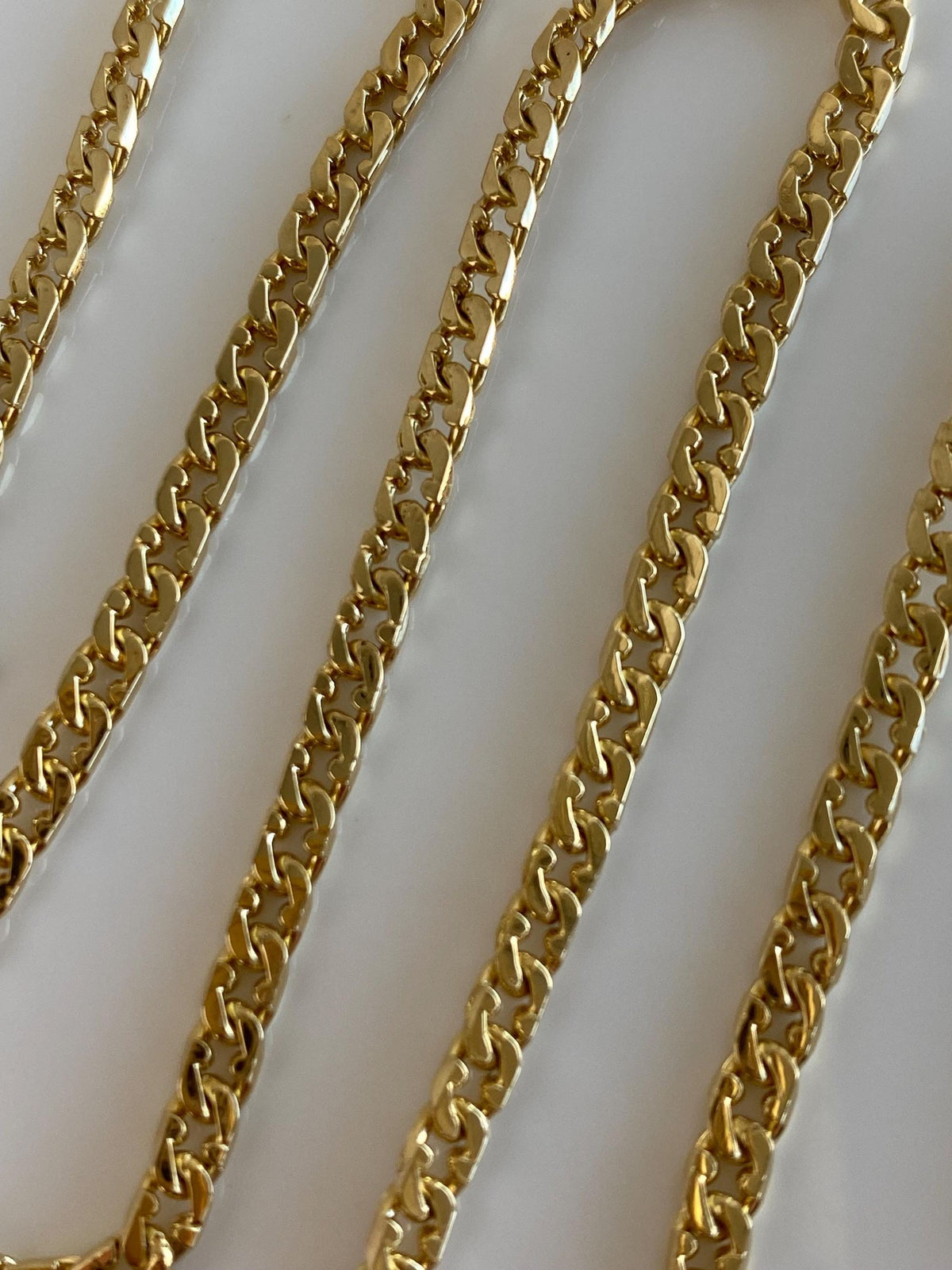 Vintage Solid 18k Yellow Gold Fancy Flat Curb Chain Necklace - 15.5 inches