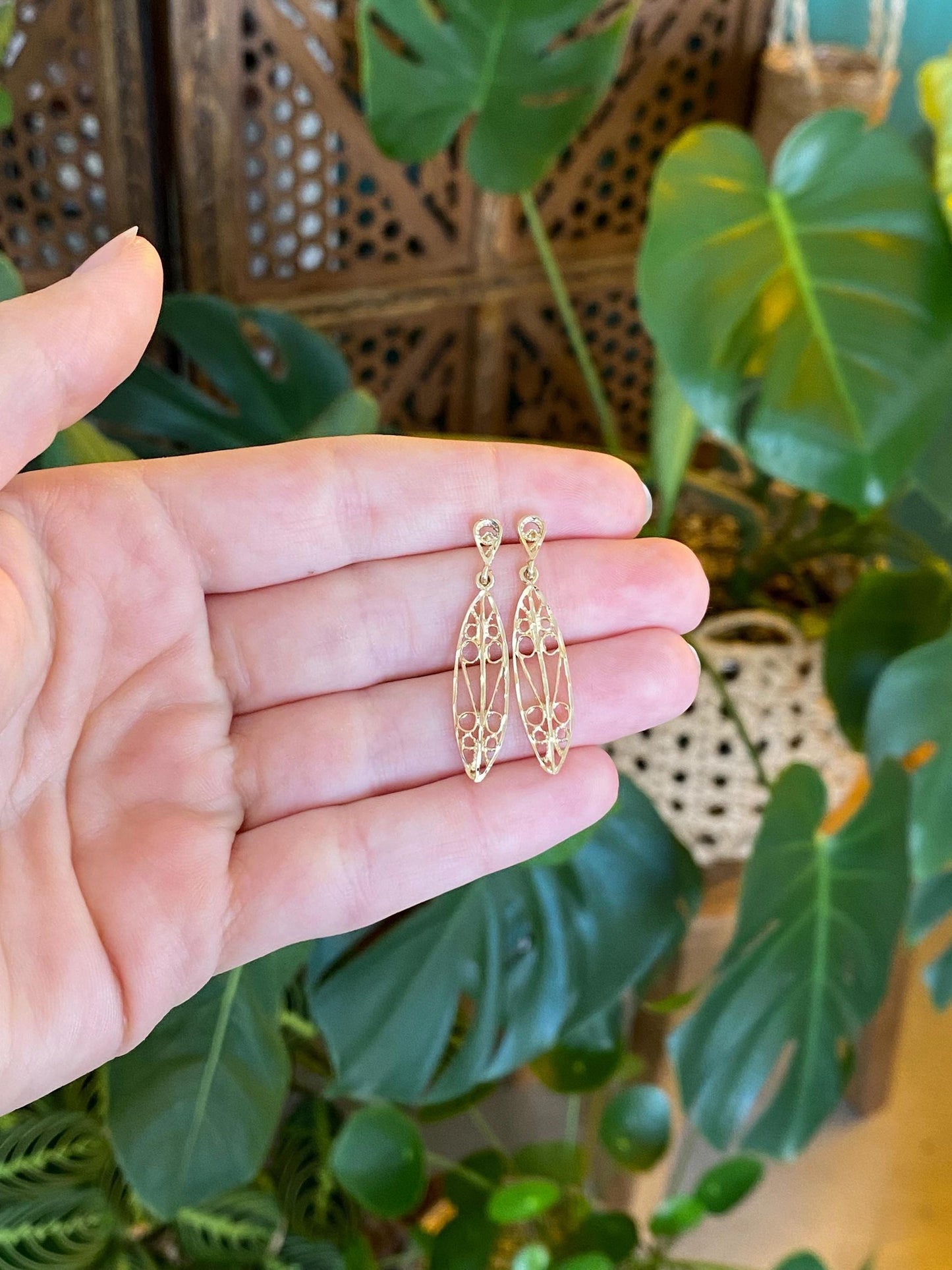 Vintage Solid 14k Yellow Gold Diamond Cut Filigree Dangle Stud Earrings