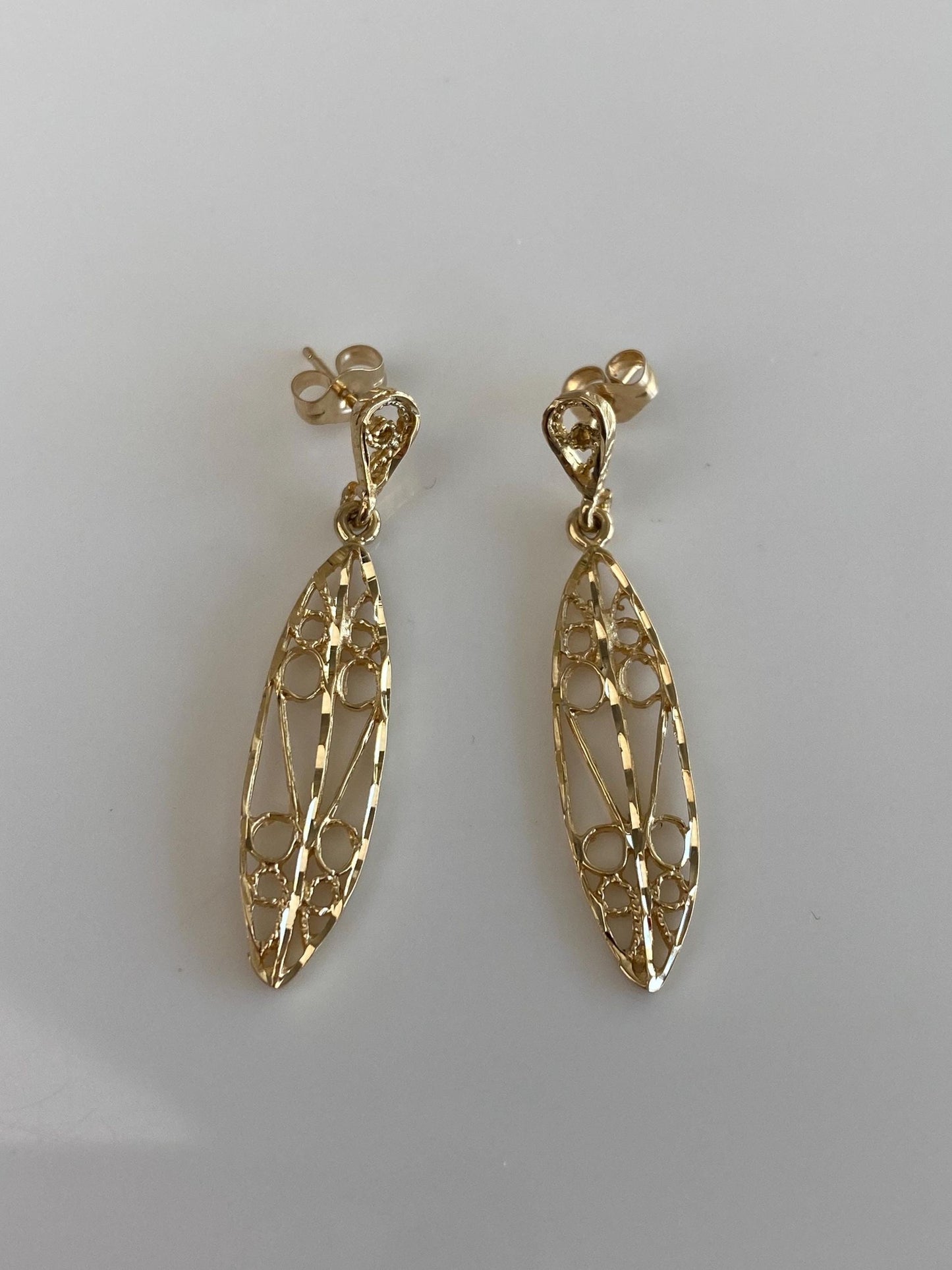 Vintage Solid 14k Yellow Gold Diamond Cut Filigree Dangle Stud Earrings