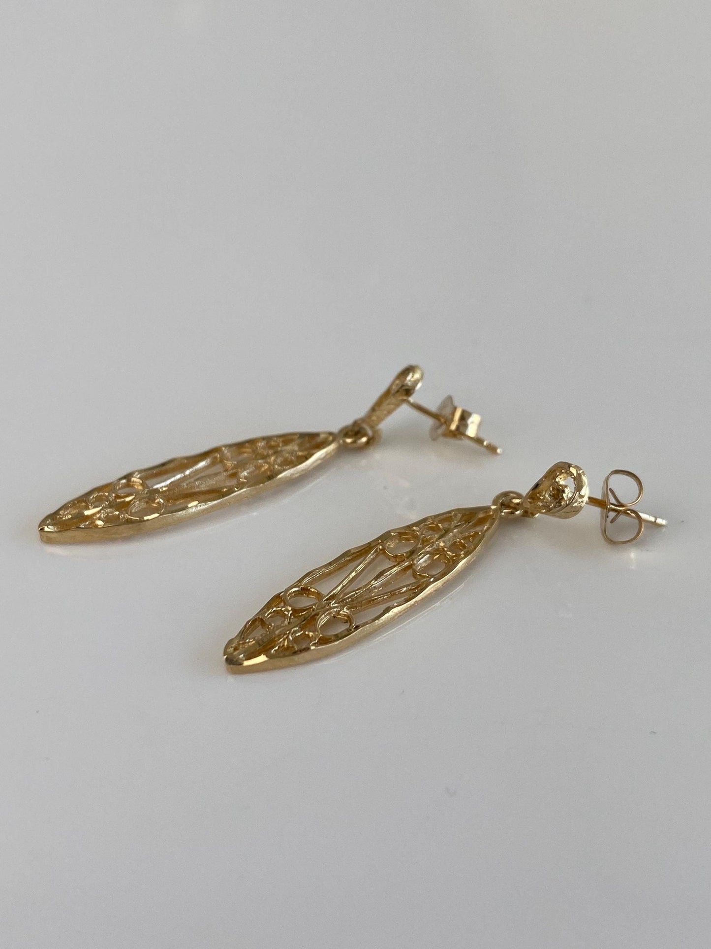 Vintage Solid 14k Yellow Gold Diamond Cut Filigree Dangle Stud Earrings